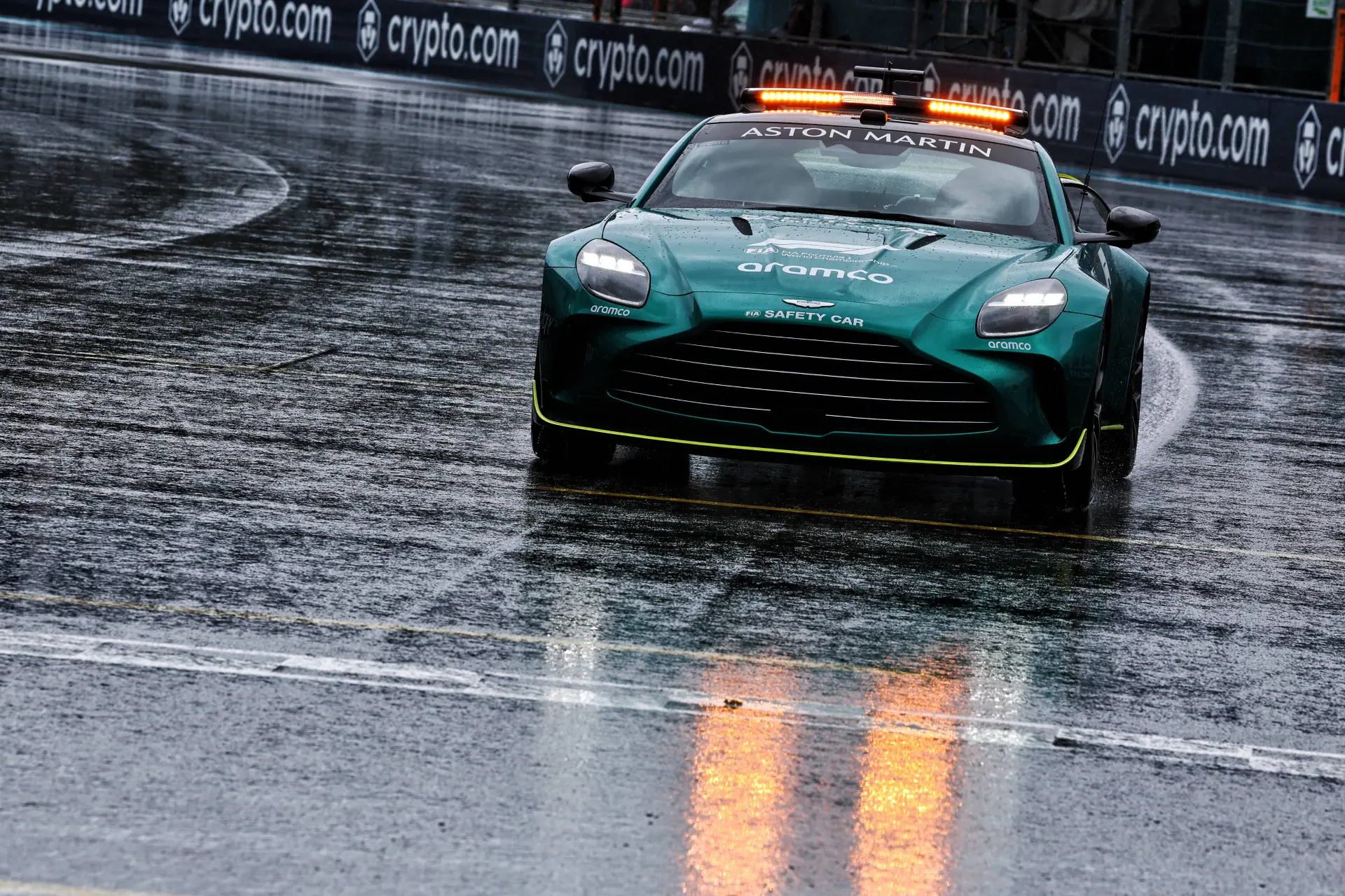 Noodweer in Miami: FIA stelt noodprocedures in door bliksemdreiging