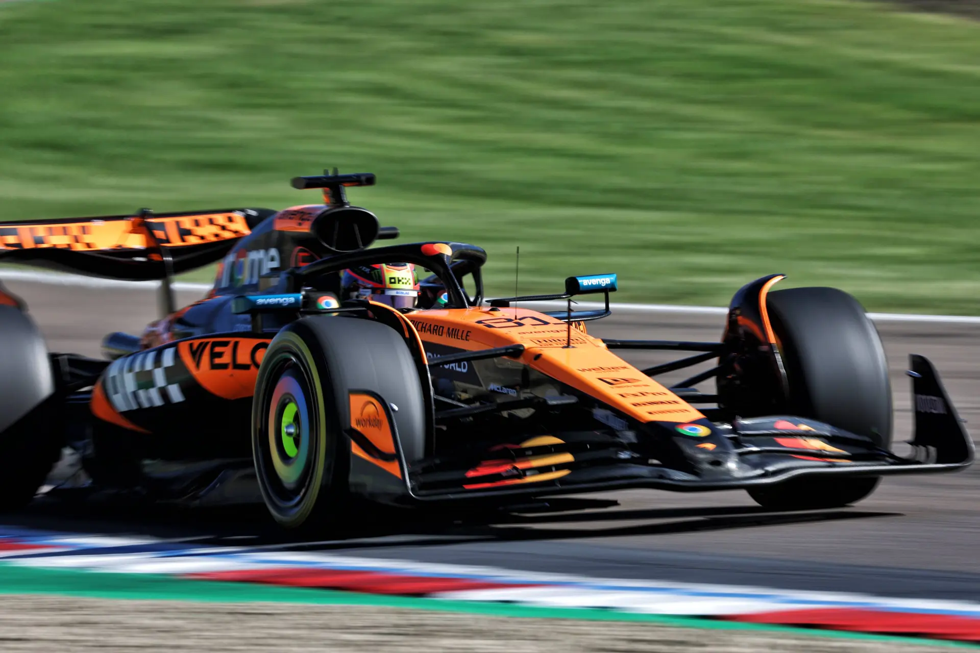Meer slecht nieuws voor Verstappen: longruns Red Bull zien er niet goed uit