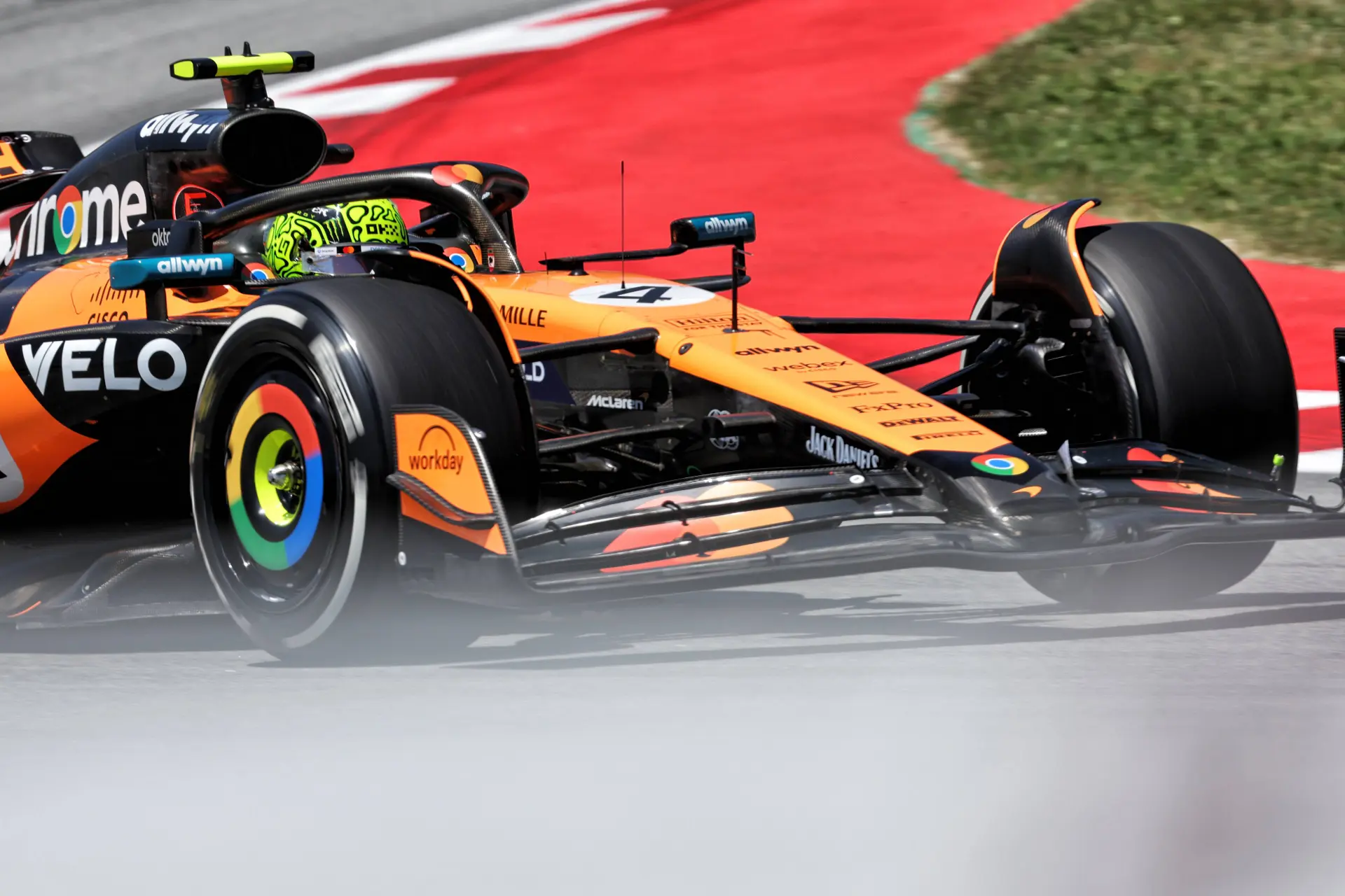 Volledige uitslag VT1 Spanje | Norris verslaat Verstappen, Piastri op grote achterstand