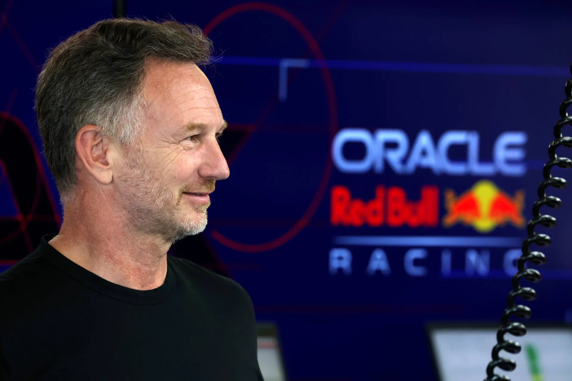 Horner duikt op in de paddock tijdens het raceweekend voor de Grand Prix van België