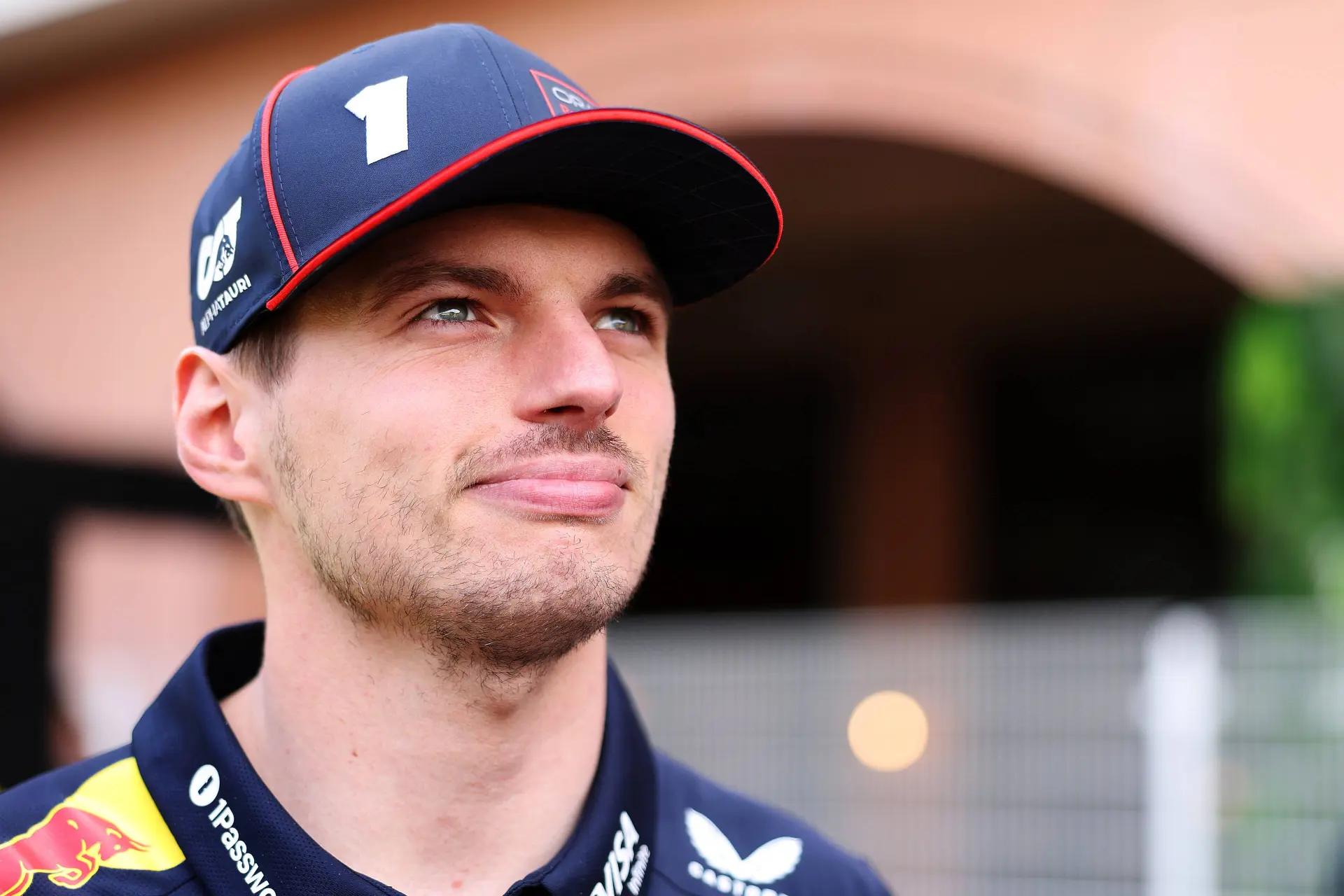 Verstappen offers apologies after the incident with Russell