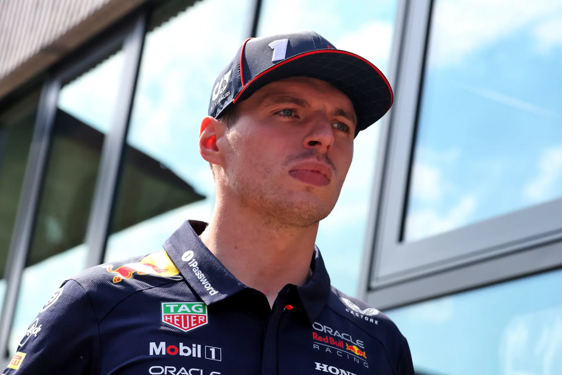 Expert surprised Verstappen apologises after collision with Russell