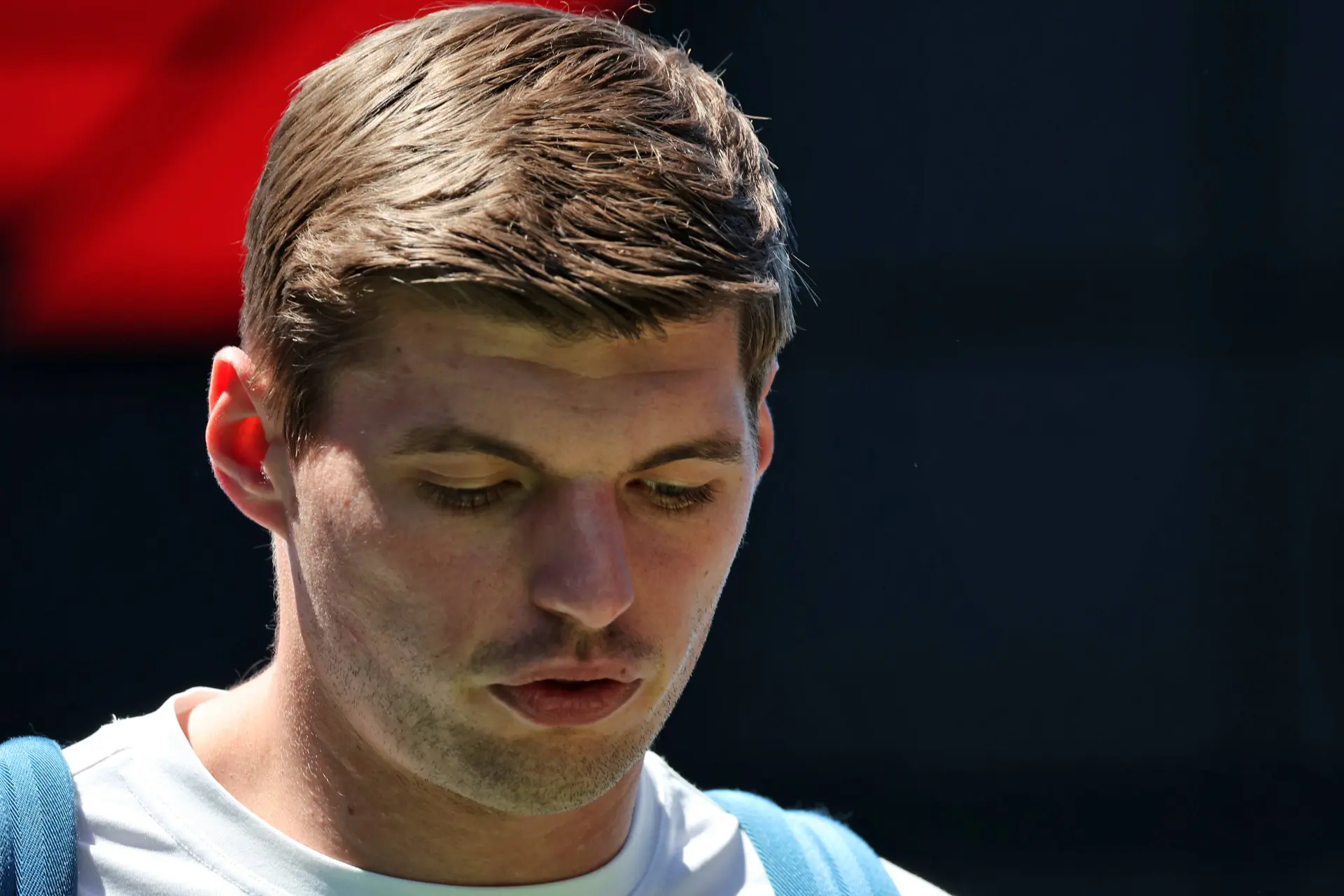 Max Verstappen weer kritisch bejegend door steward van de FIA