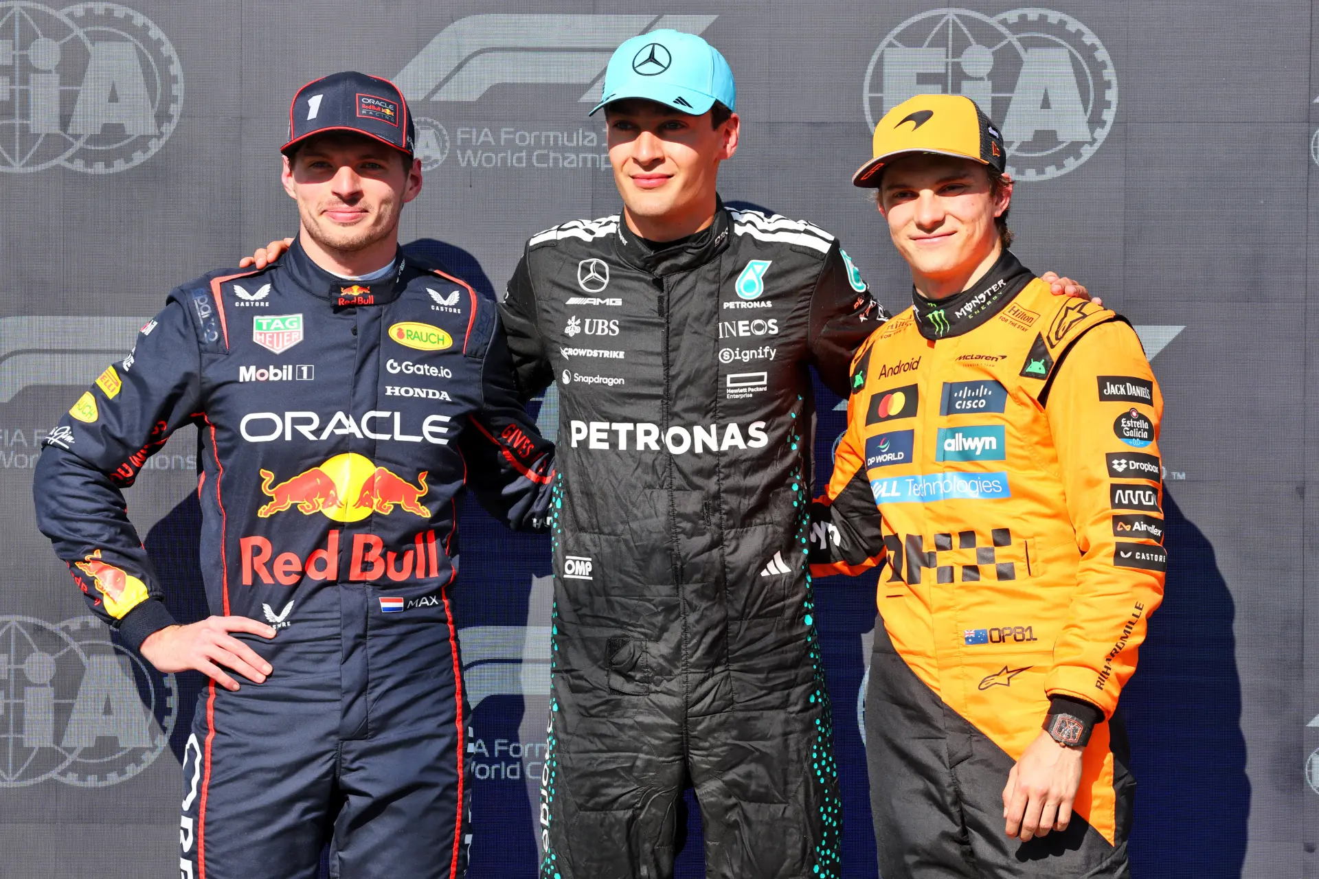 F1 LIVE | Damon Hill gooit olie op het vuur tussen Verstappen en Russell en dit is waarom Max explodeerde