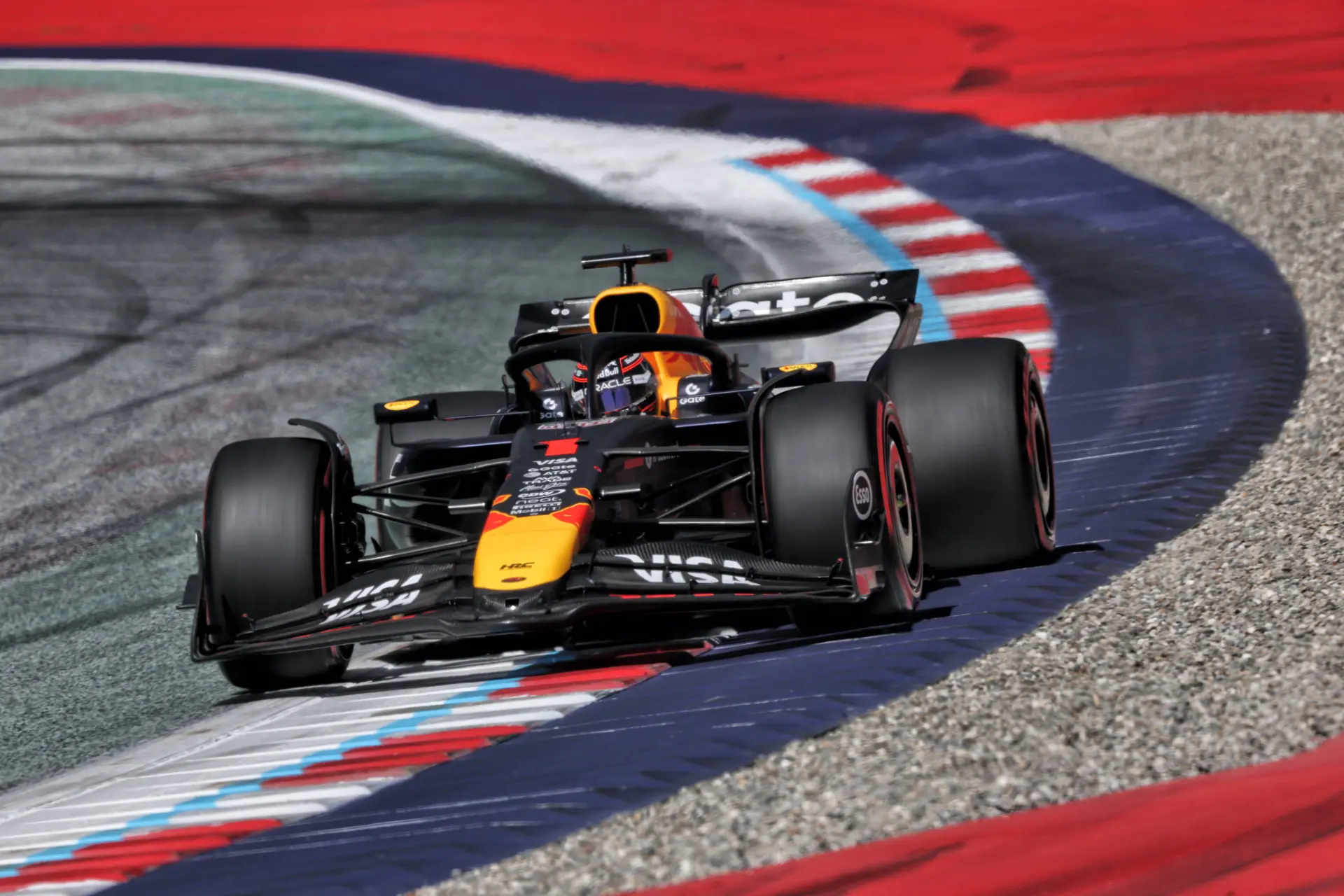 LIVE F1 | Norris blijft koel onder druk en wint in Oostenrijk, uitvalbeurt Verstappen