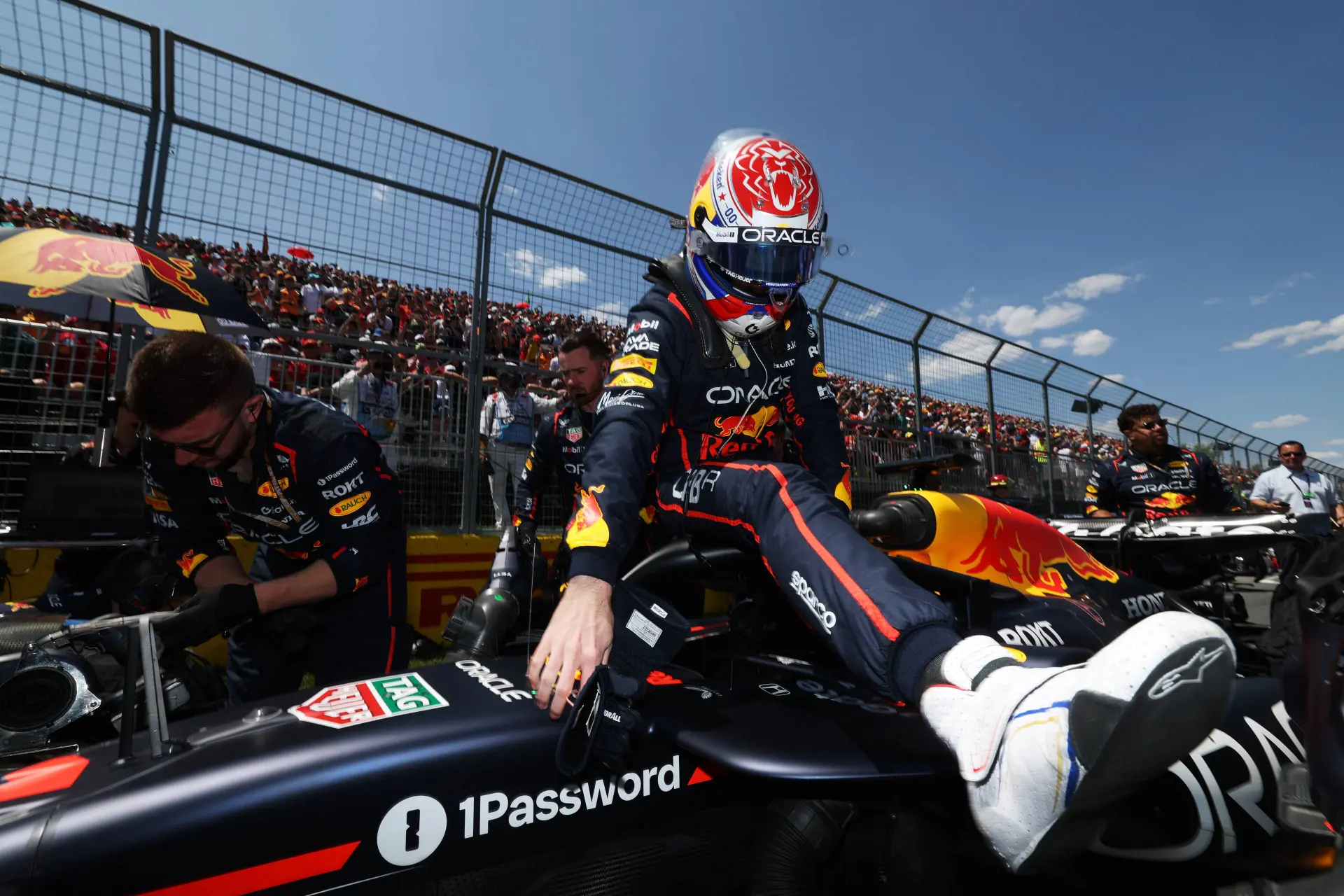 WK-stand coureurs | Verstappen de grote winnaar van crash Norris en Piastri