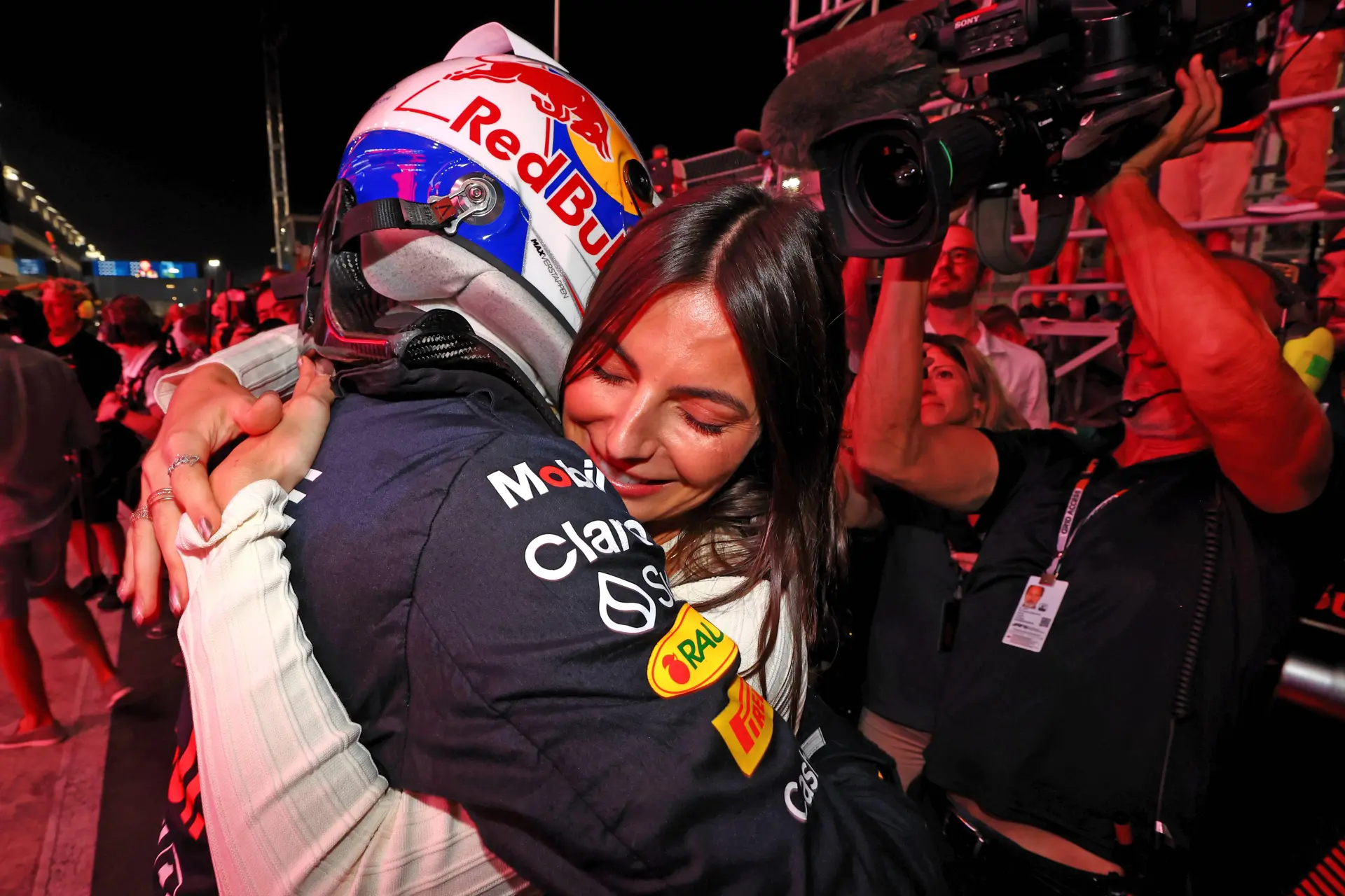 Trotse Kelly Piquet deelt beelden met Verstappen na overwinning in Italië