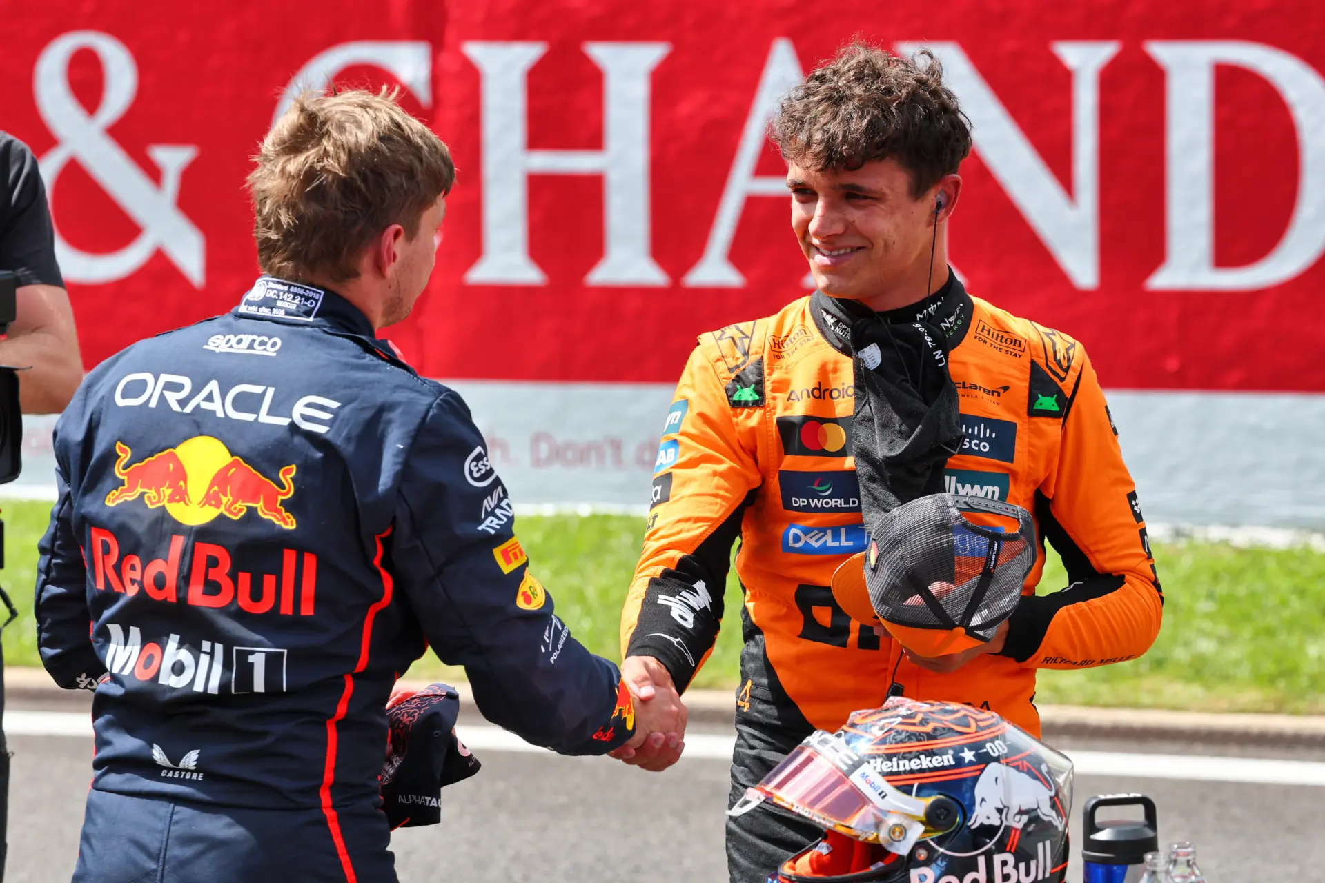 Norris blijft waakzaam voor Verstappen in titelstrijd als 'één van de beste coureur ooit'