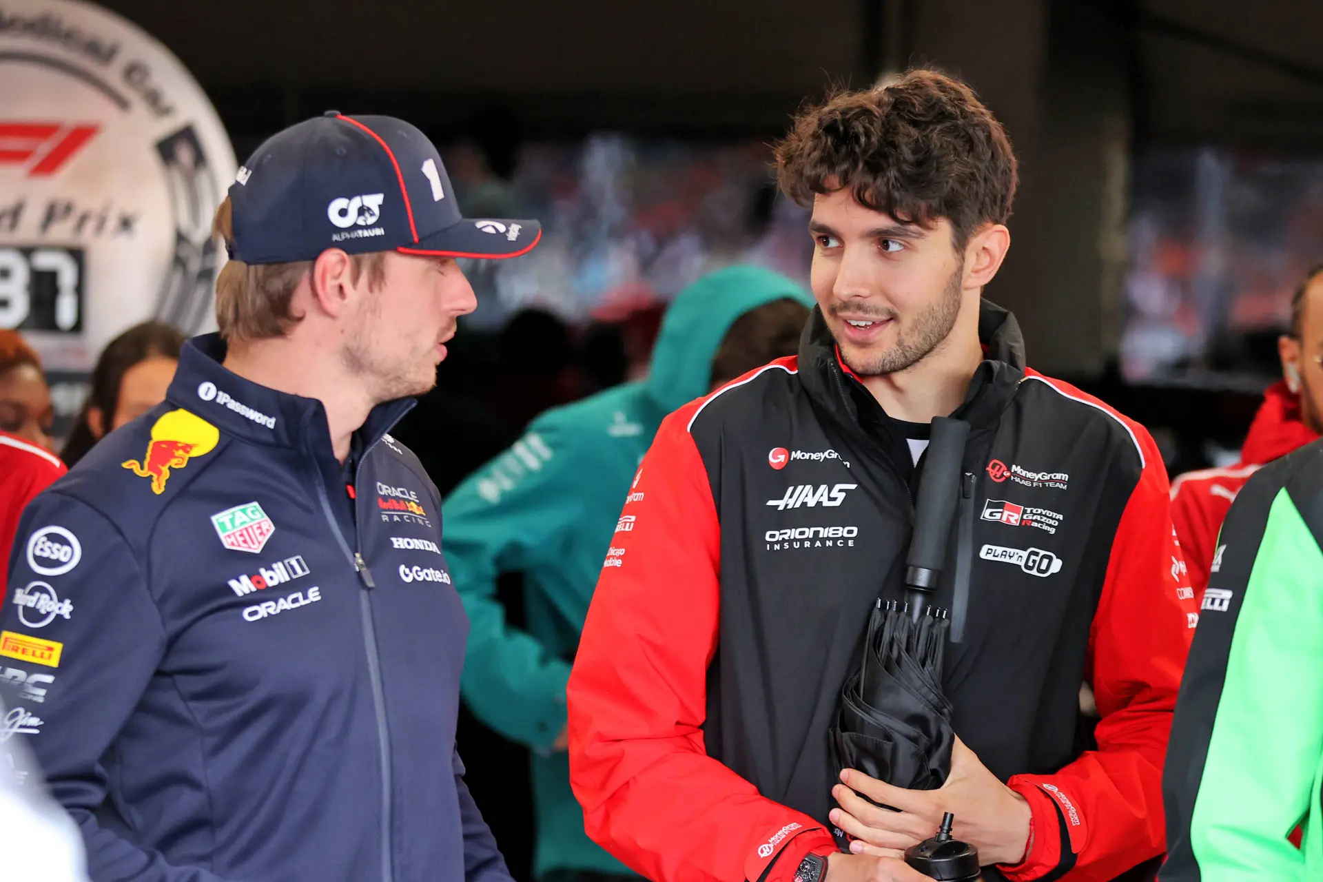 Verstappen is gewaarschuwd: Ocon daagt hem uit voor de titel