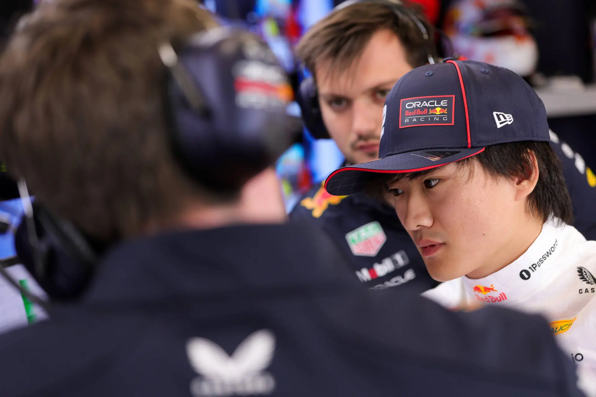 Wéér moet Verstappen racen zonder rugdekking: Tsunoda start weer in de achterhoede
