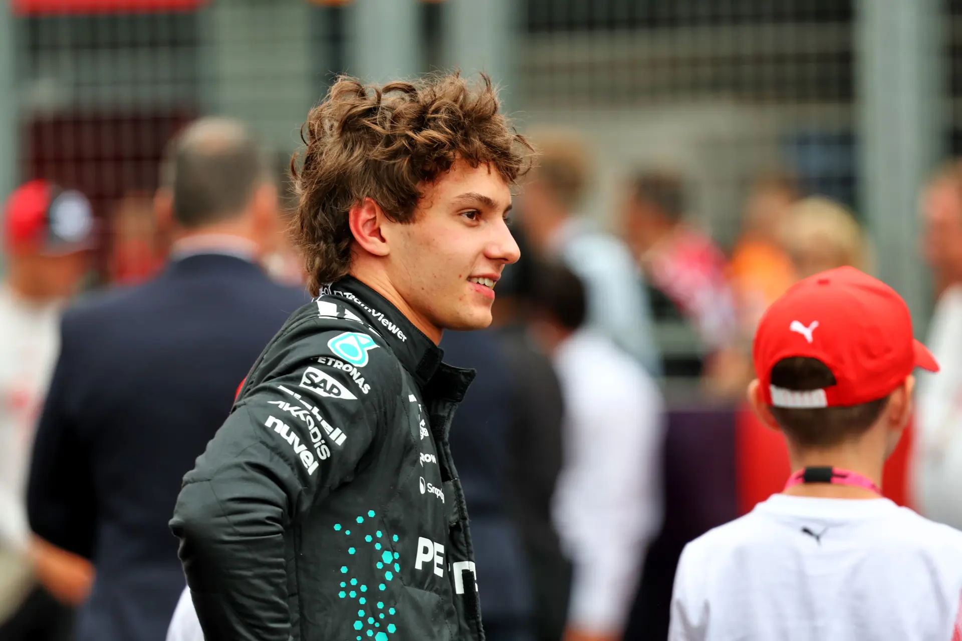 Antonelli net als Verstappen en Mercedes-collega's op vakantie op Sardinië