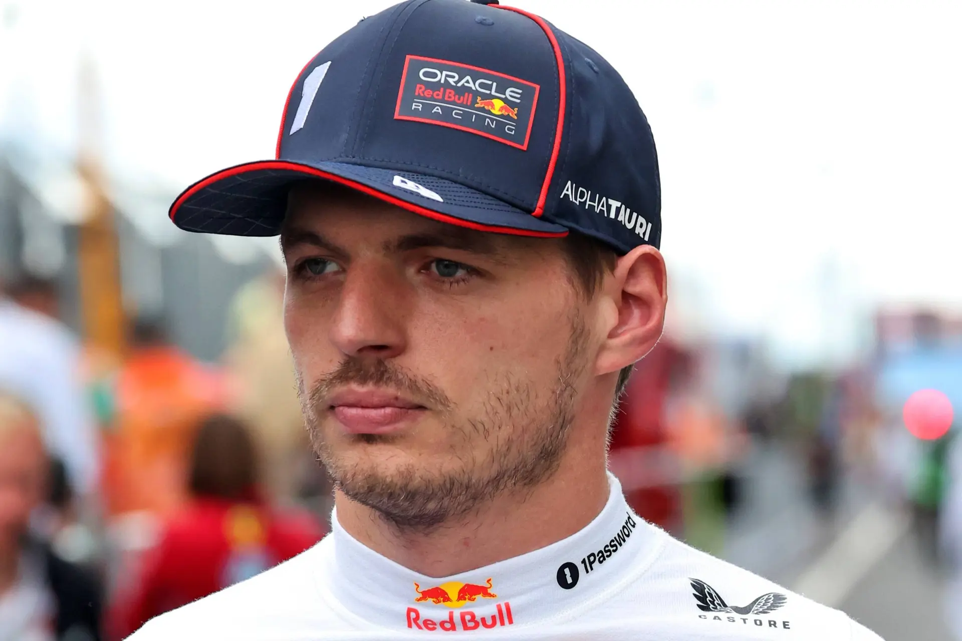 Verstappen reageert ijskoud op de matige prestaties van Red Bull in 2025