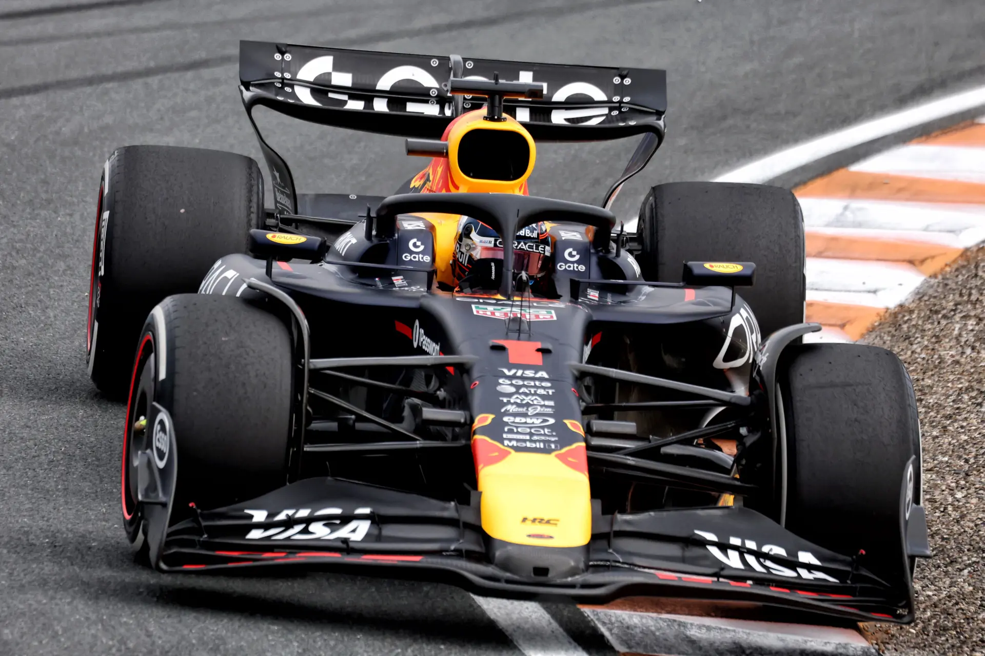 F1 LIVE | Can Verstappen spoil the McLarens' party at the Dutch GP?