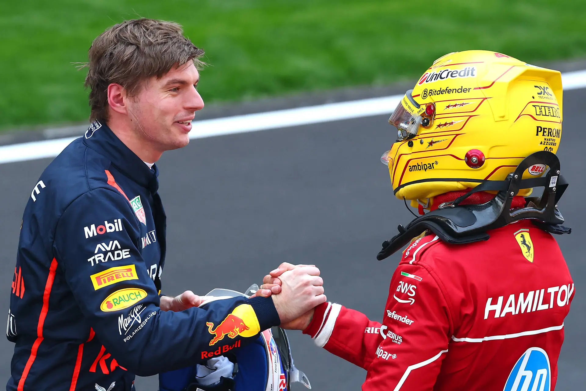Dutch driver laughs at how effortlessly Verstappen overtook Hamilton in Hungary