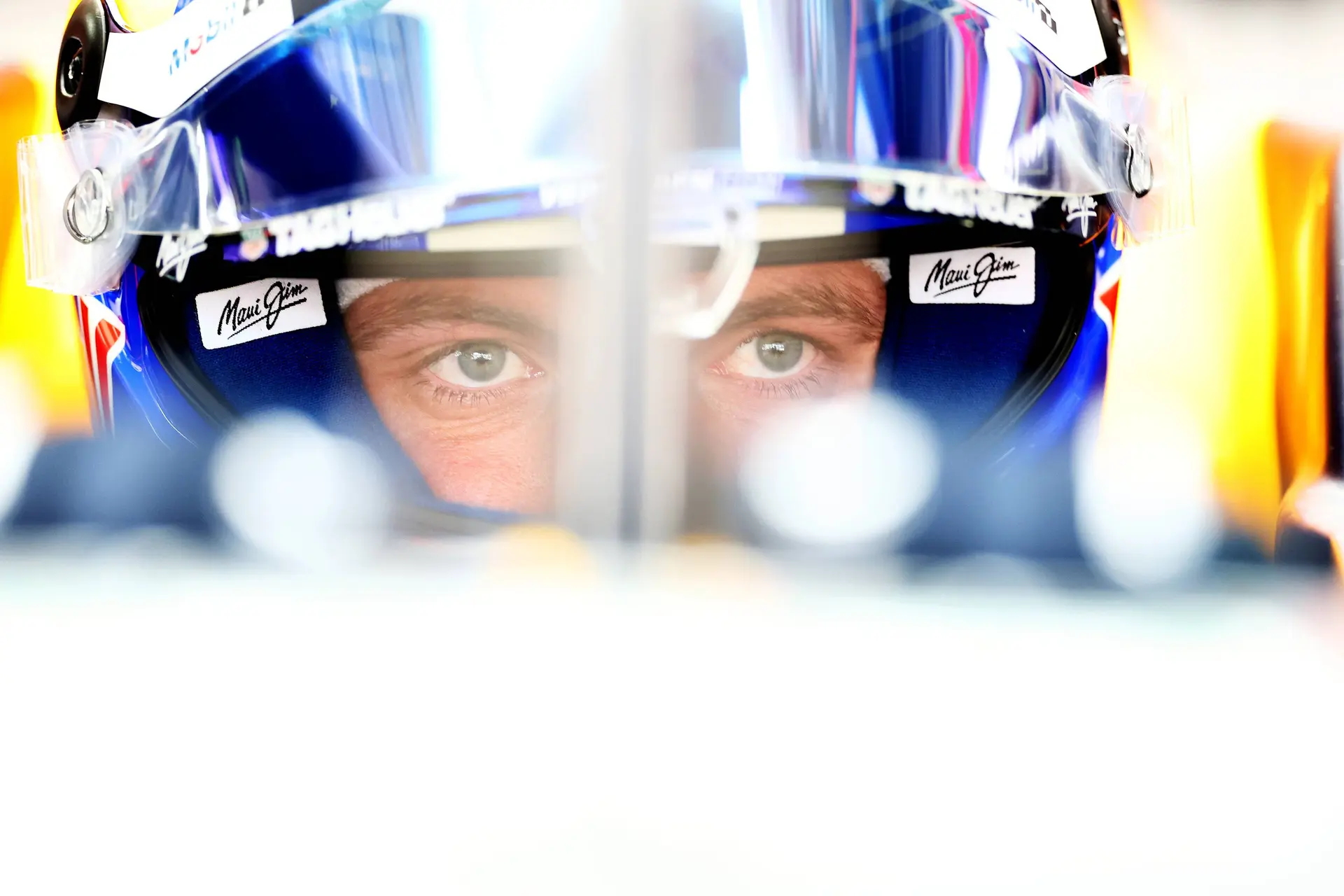 Verstappen klaagt over problemen met RB21 via boordradio