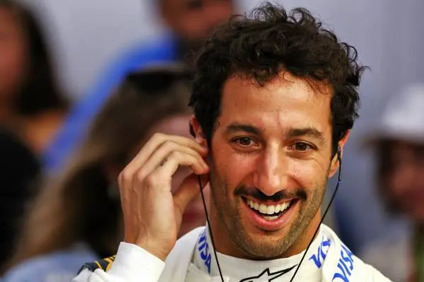 Tsunoda picks one word that says it all about Daniel Ricciardo