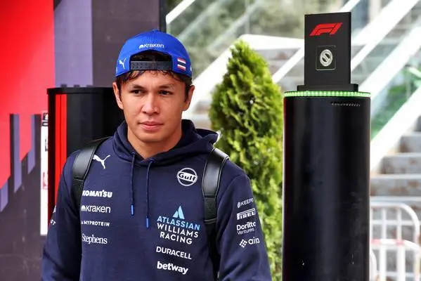 Red flag in Baku: F1 veteran crashes, derails promising result