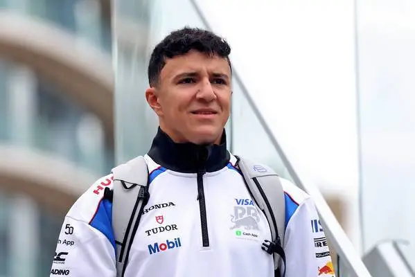 Steiner liefert verblüffendes Urteil über Verstappens Teamkollegen 2026.