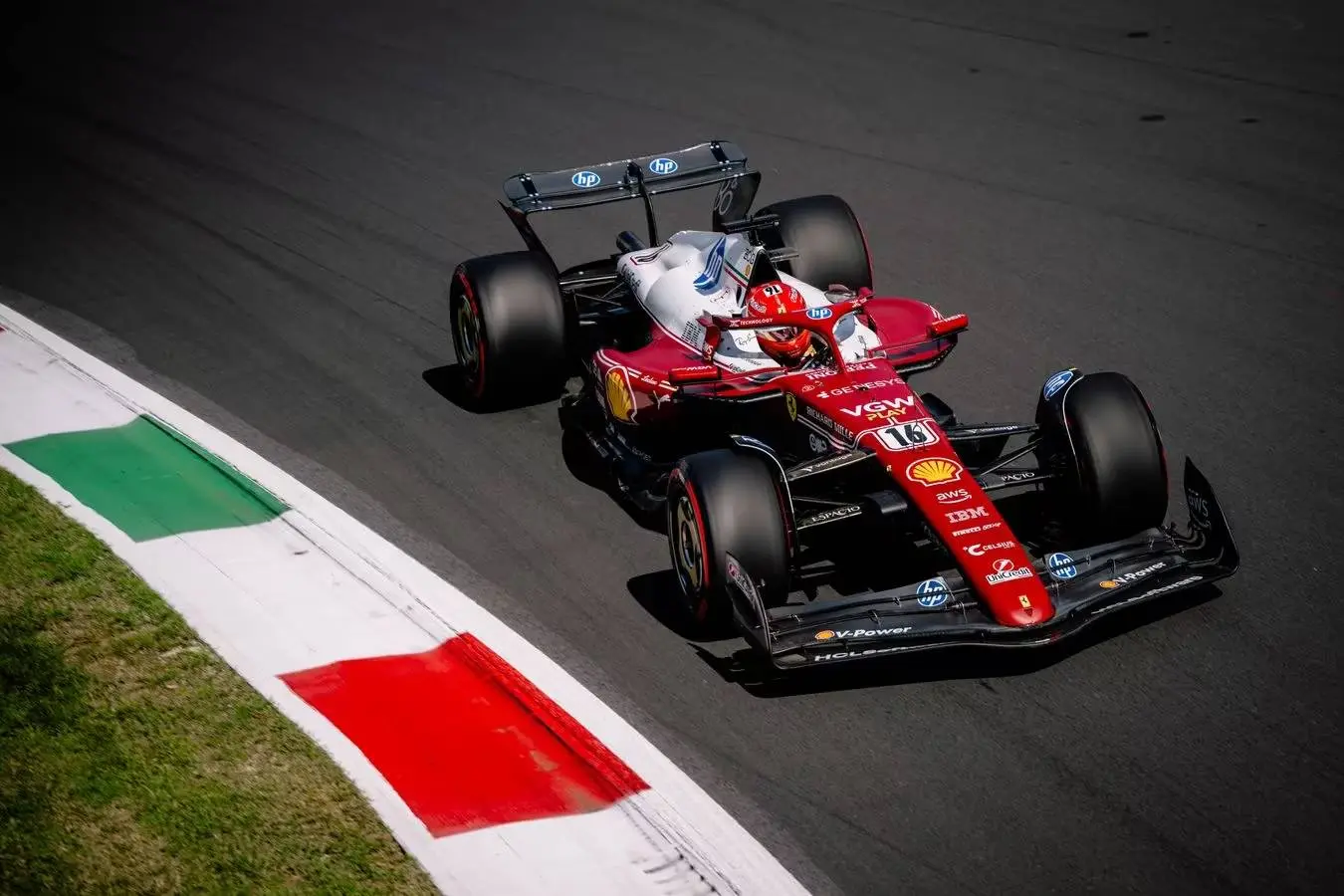 F1 LIVE | Ferrari chasing Verstappen and the McLaren's for home GP win at Monza