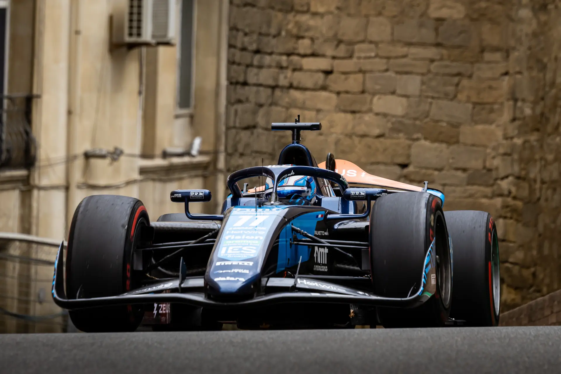 F2: Championship contenders make contact in exciting Baku feature race