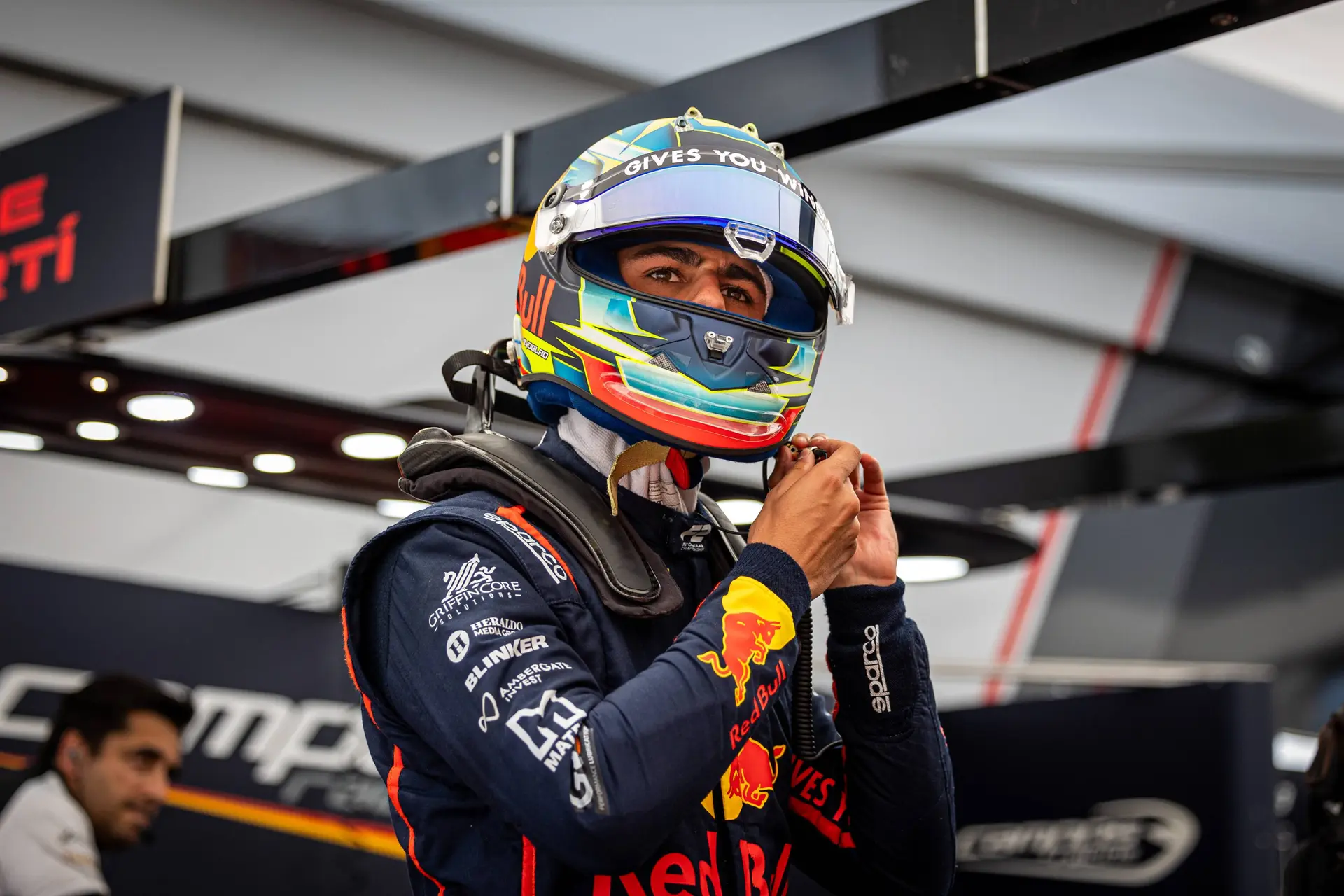 Vervanger Verstappen naar de stewards na mogelijke overtreding in VT1