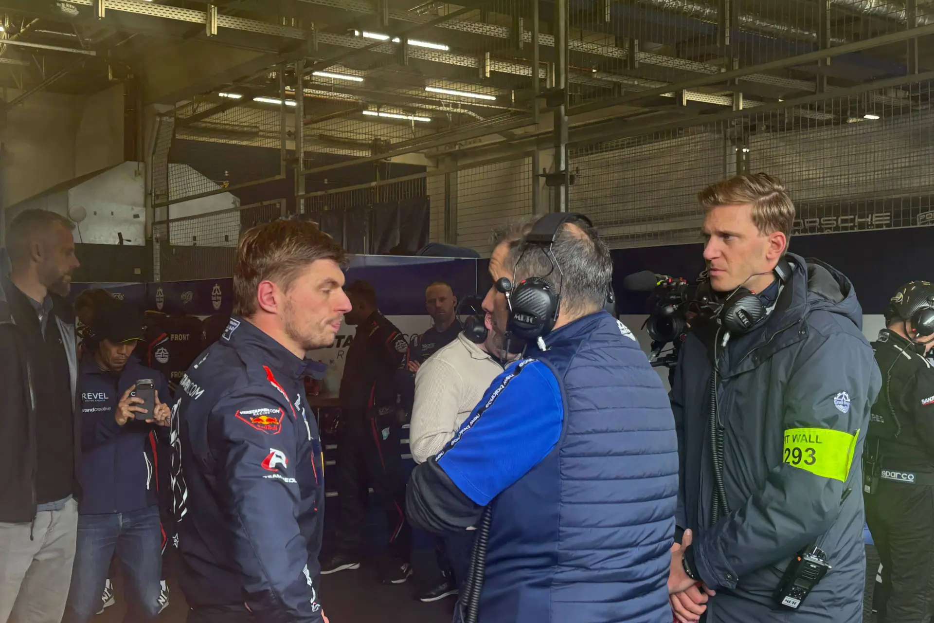 Historische beelden: Verstappen triomfeert bij GT3-debuut Nordschleife