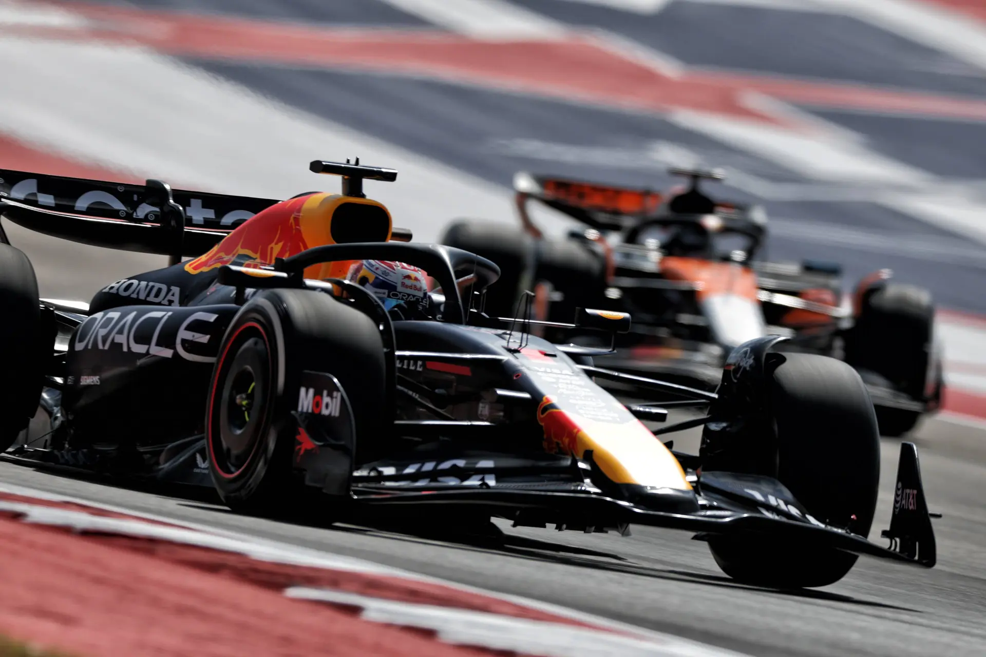 McLaren ijzersterk tijdens enige training COTA, Verstappen P5