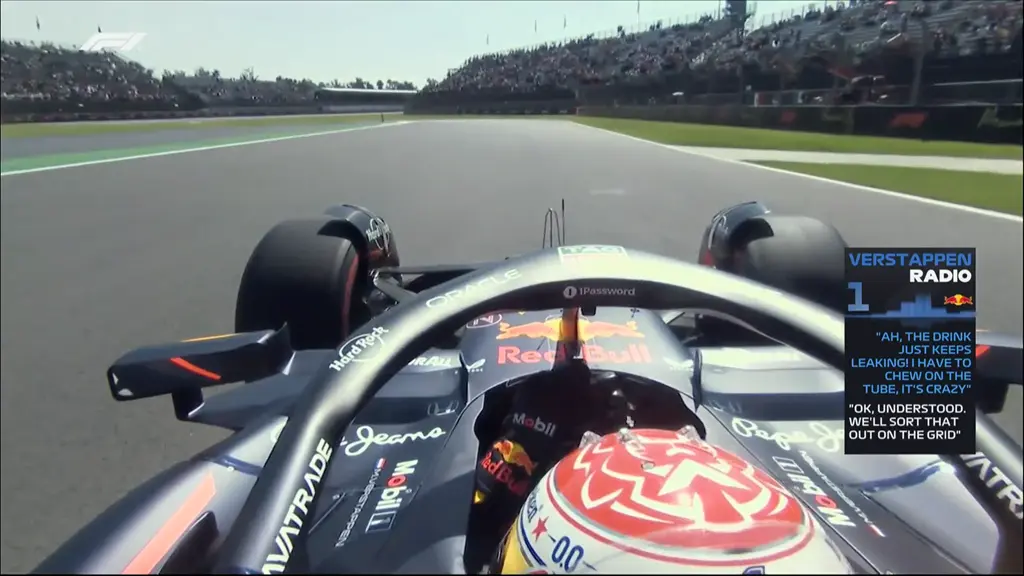 Problemen voor Max Verstappen onderweg naar de startgrid in Mexico