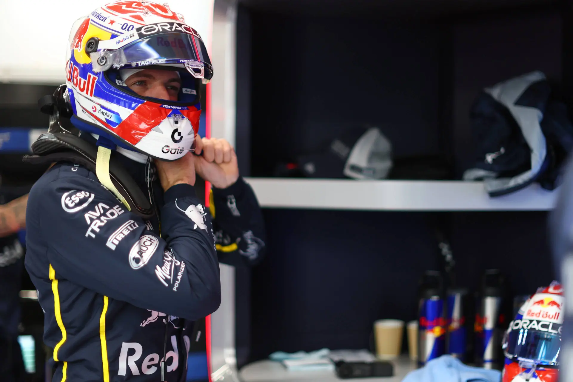 Verstappen daagt McLaren meteen uit aan de top in VT1 Singapore
