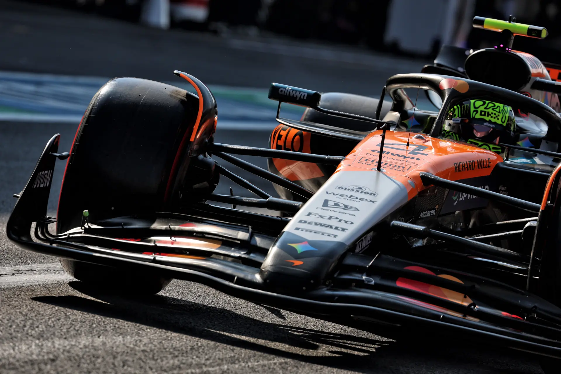 Norris puts in statement lap for pole position, Piastri only eighth