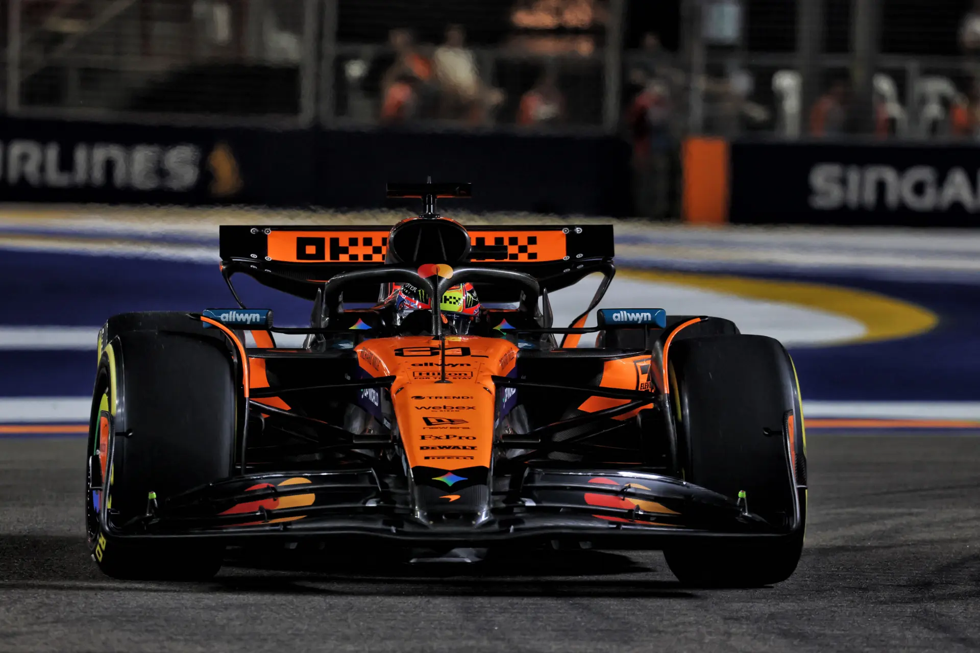 F1 LIVE | Can Verstappen snatch pole away from McLaren in Singapore?