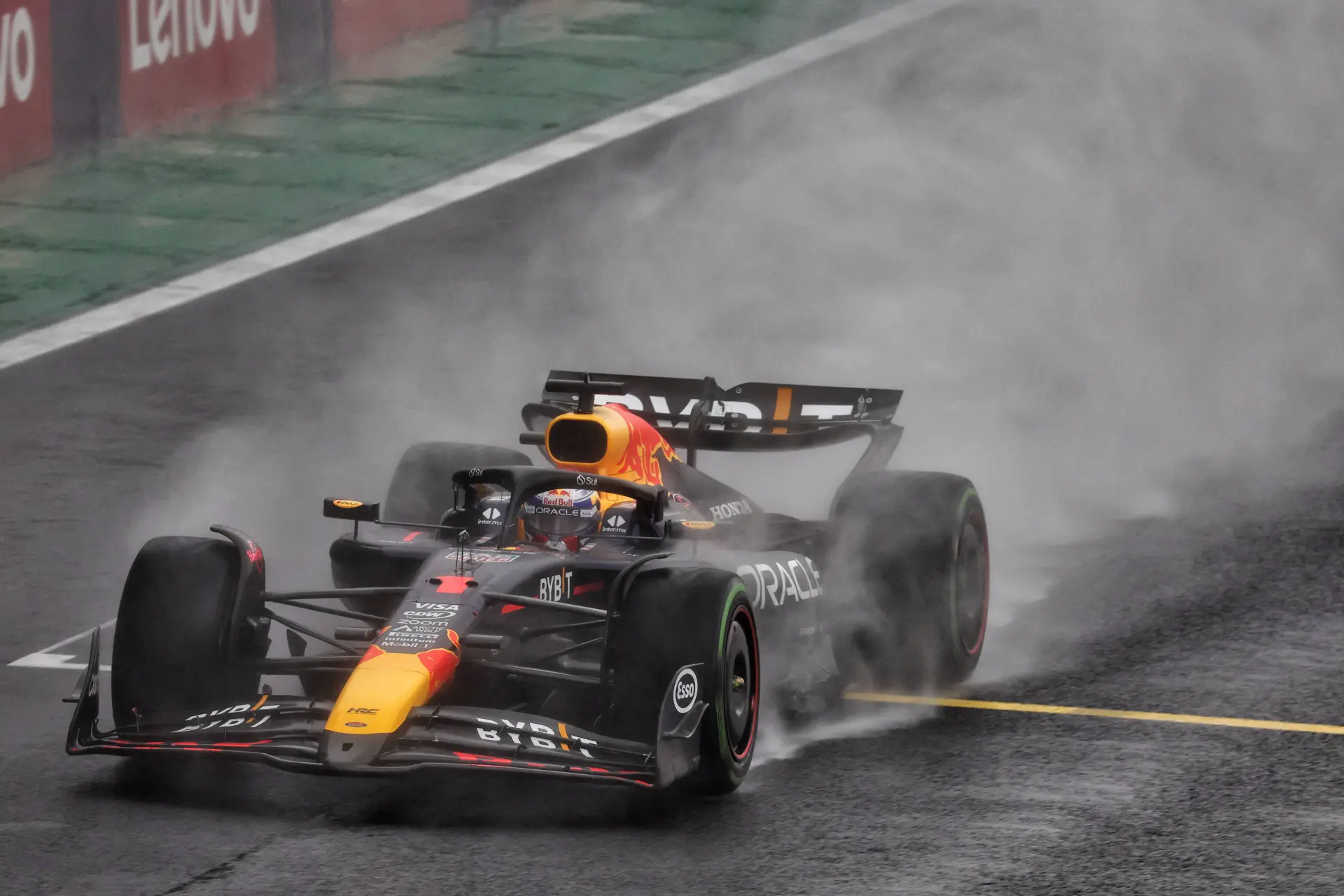 Rain threat set to shake up the title fight in Interlagos this weekend