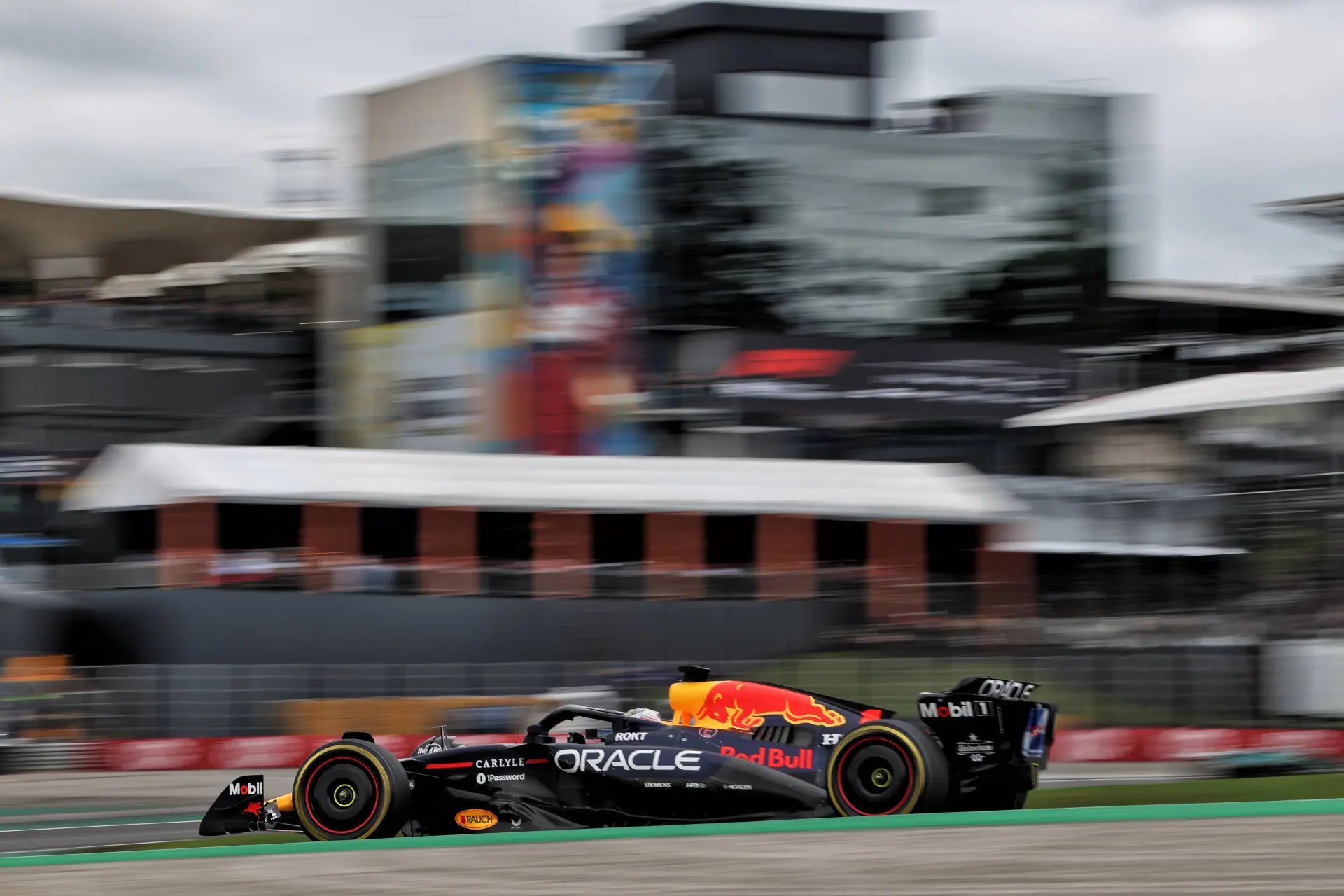 Uitslag Grand Prix Brazilië | Verstappen subliem, Norris domineert