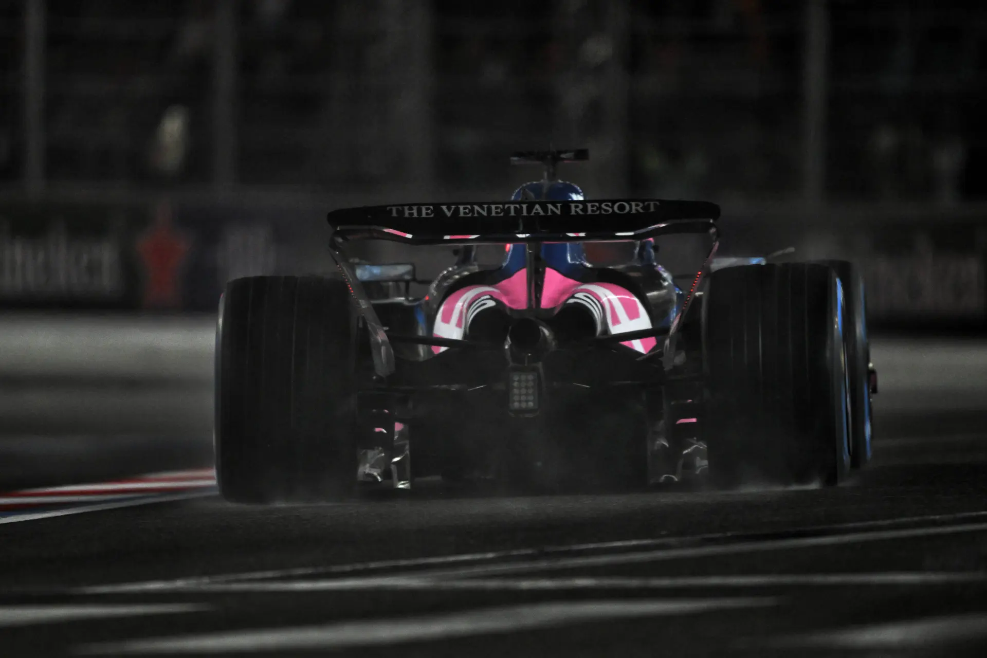 FIA tikt twee teams op de vingers voor technische overtreding in Las Vegas