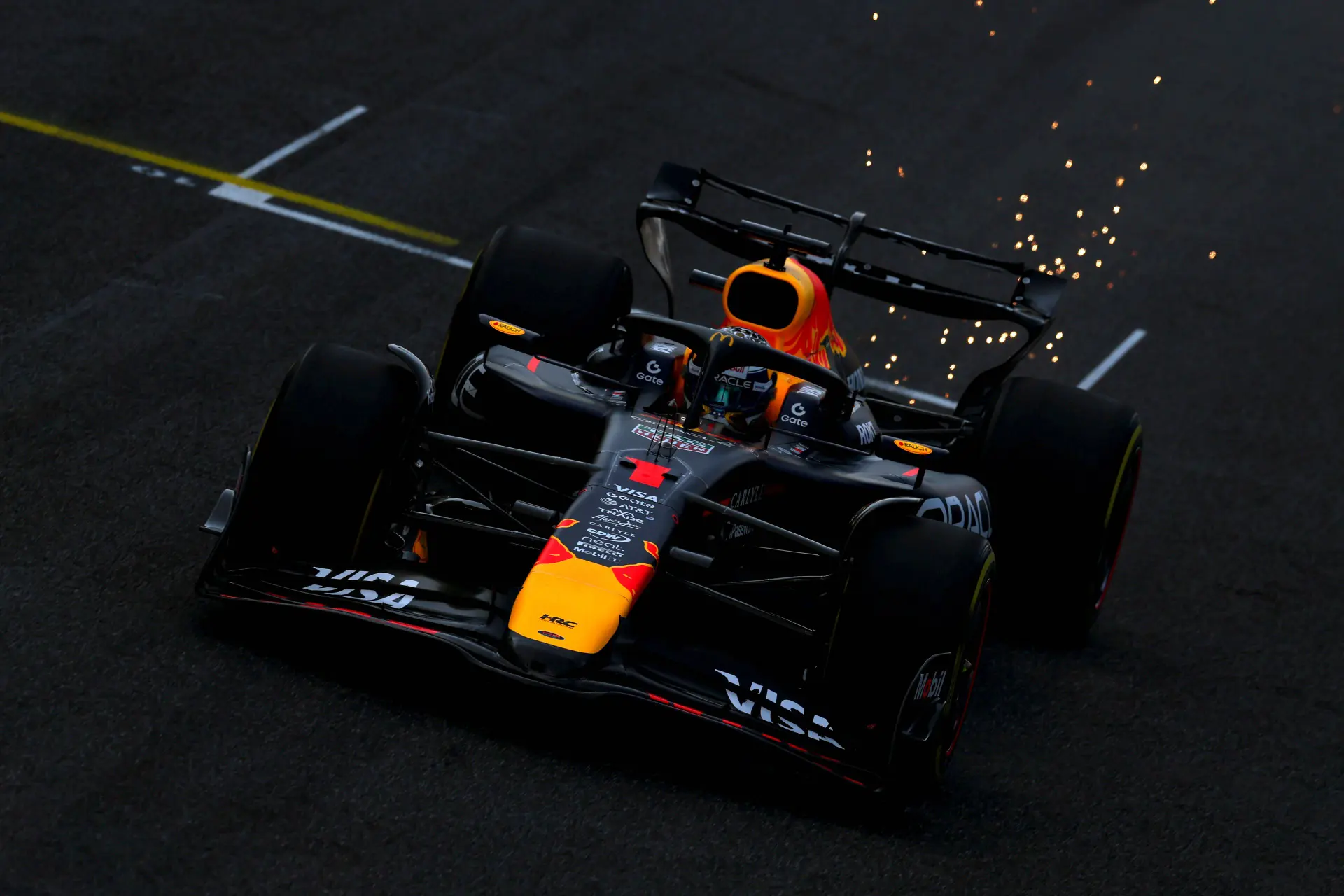 'Red Bull werkt door aan bolide Red Bull, pitane start dreigt'
