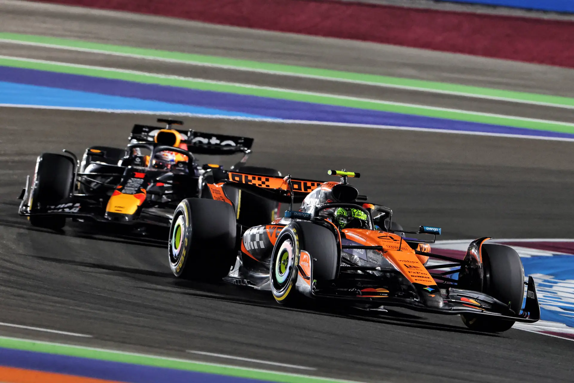 Is Norris blind of bluft hij? 'Ik heb Verstappen nooit gezien!'