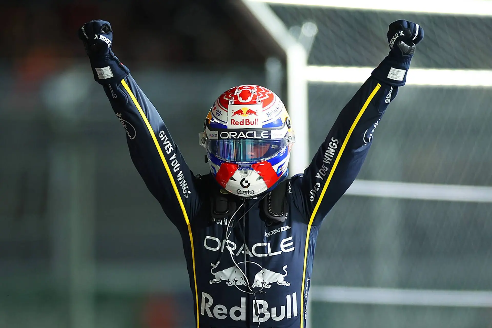 Dramatische diskwalificatie McLaren gooit titelstrijd op de schop, Verstappen profiteert