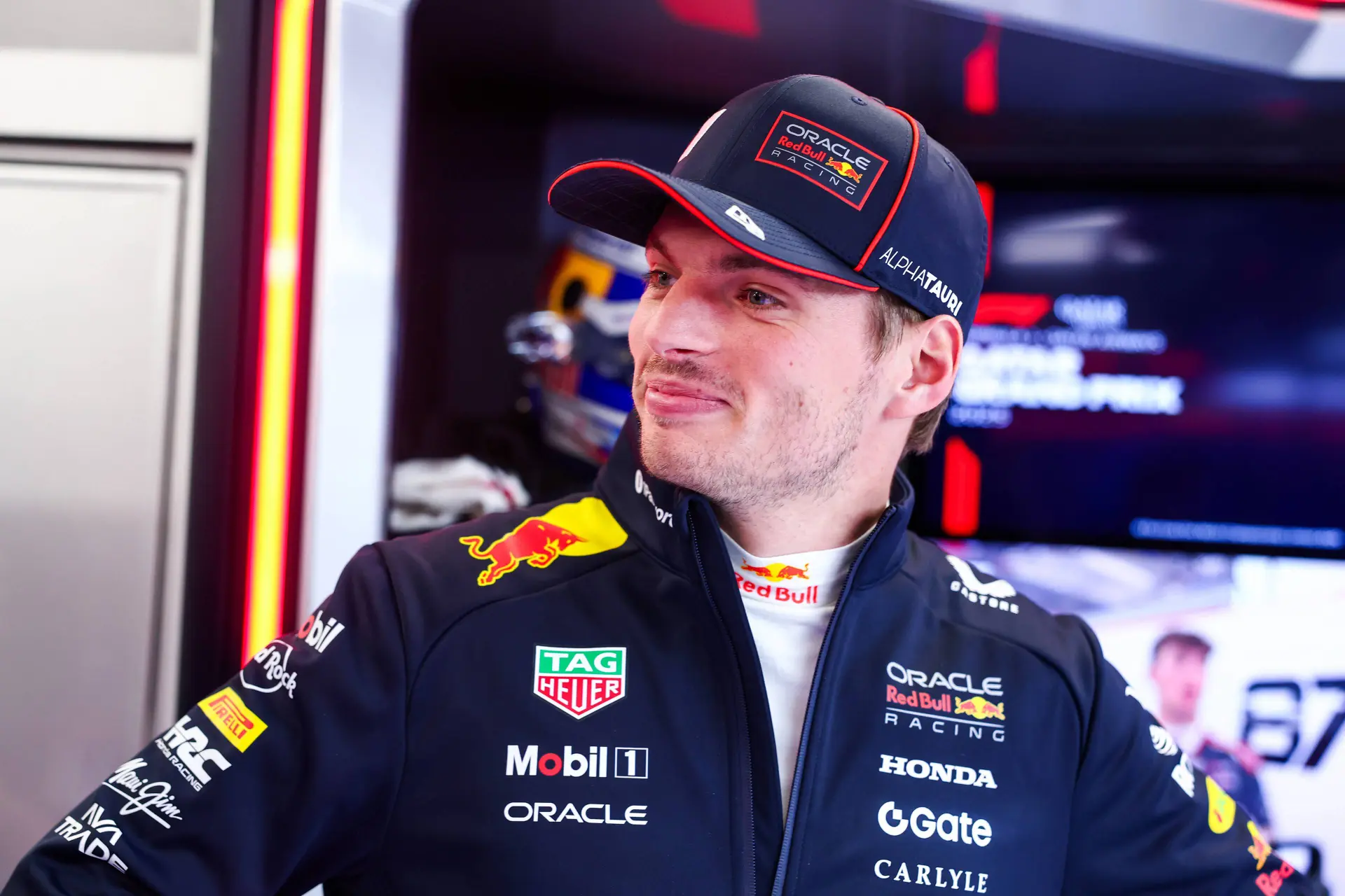 Verstappen zorgt voor veel gelach met grap over zijn hoogtepunten van 2025