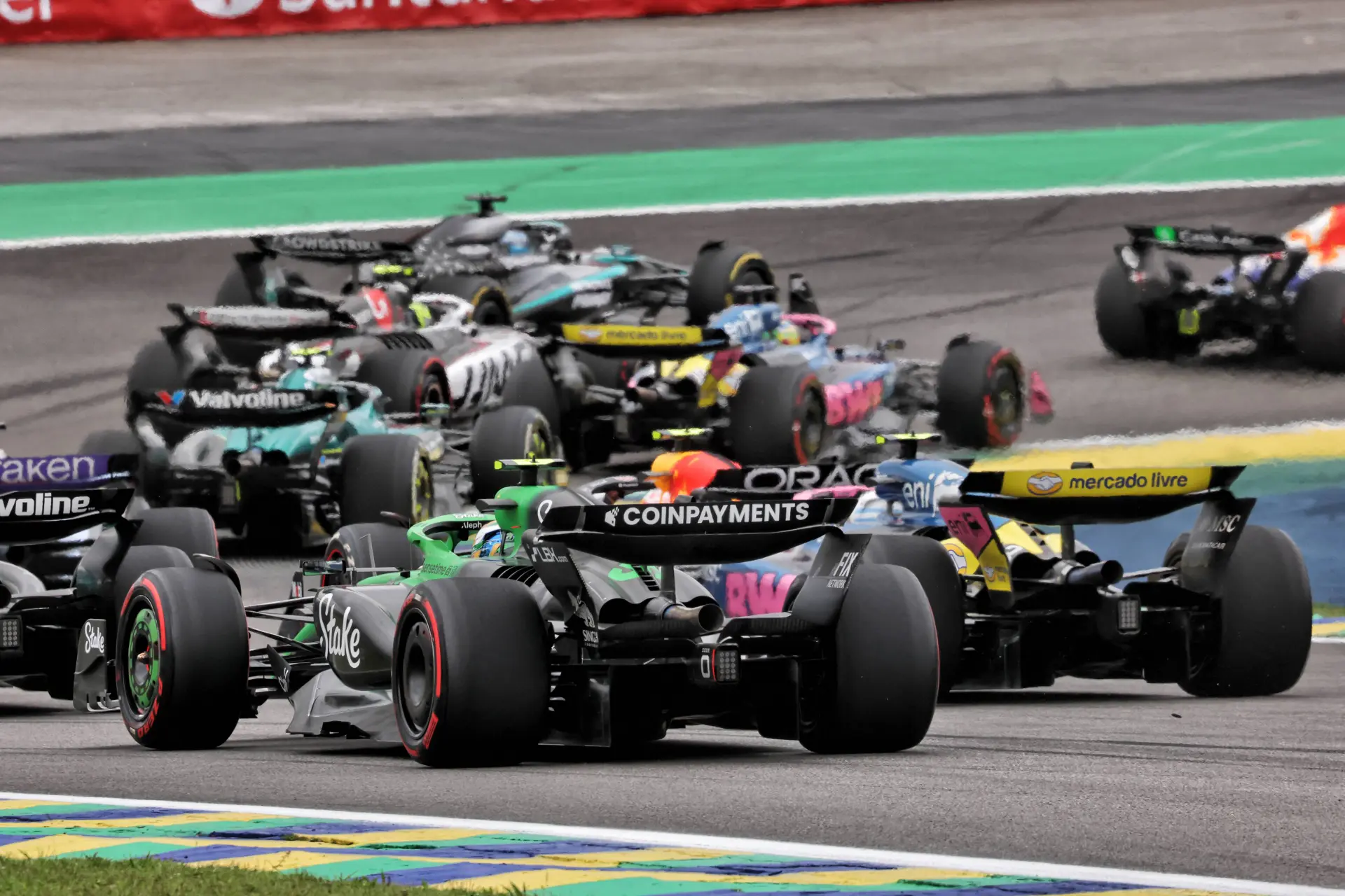 Voormalig ploeggenoot Verstappen doet oproep aan de FIA: 'Het moet anders!'