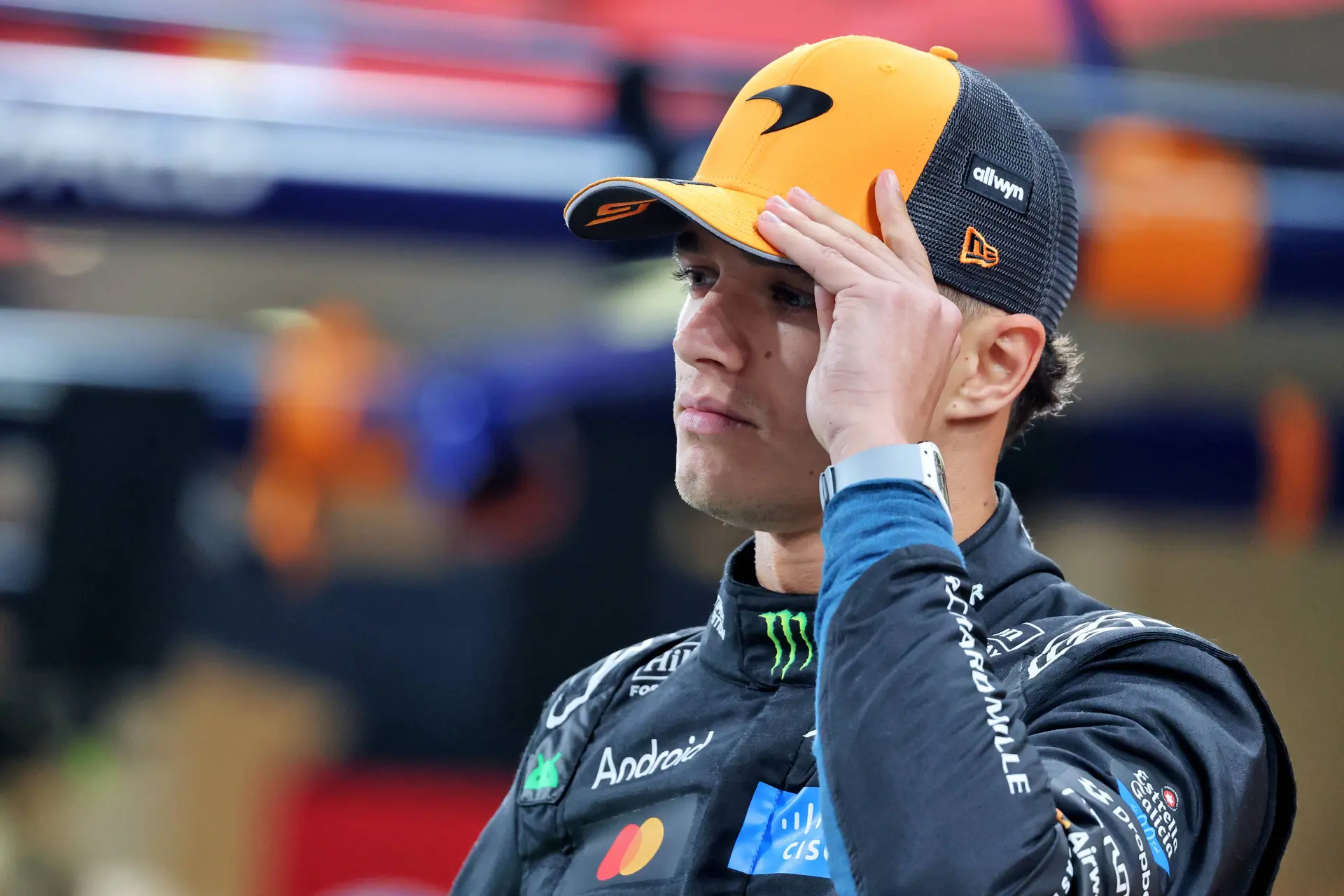 Norris makes early title statement with dominant FP1 outing