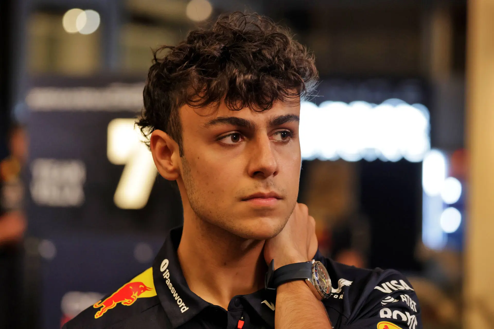 Lindblad treedt in de voetsporen van Verstappen, maar wil déze fout vermijden
