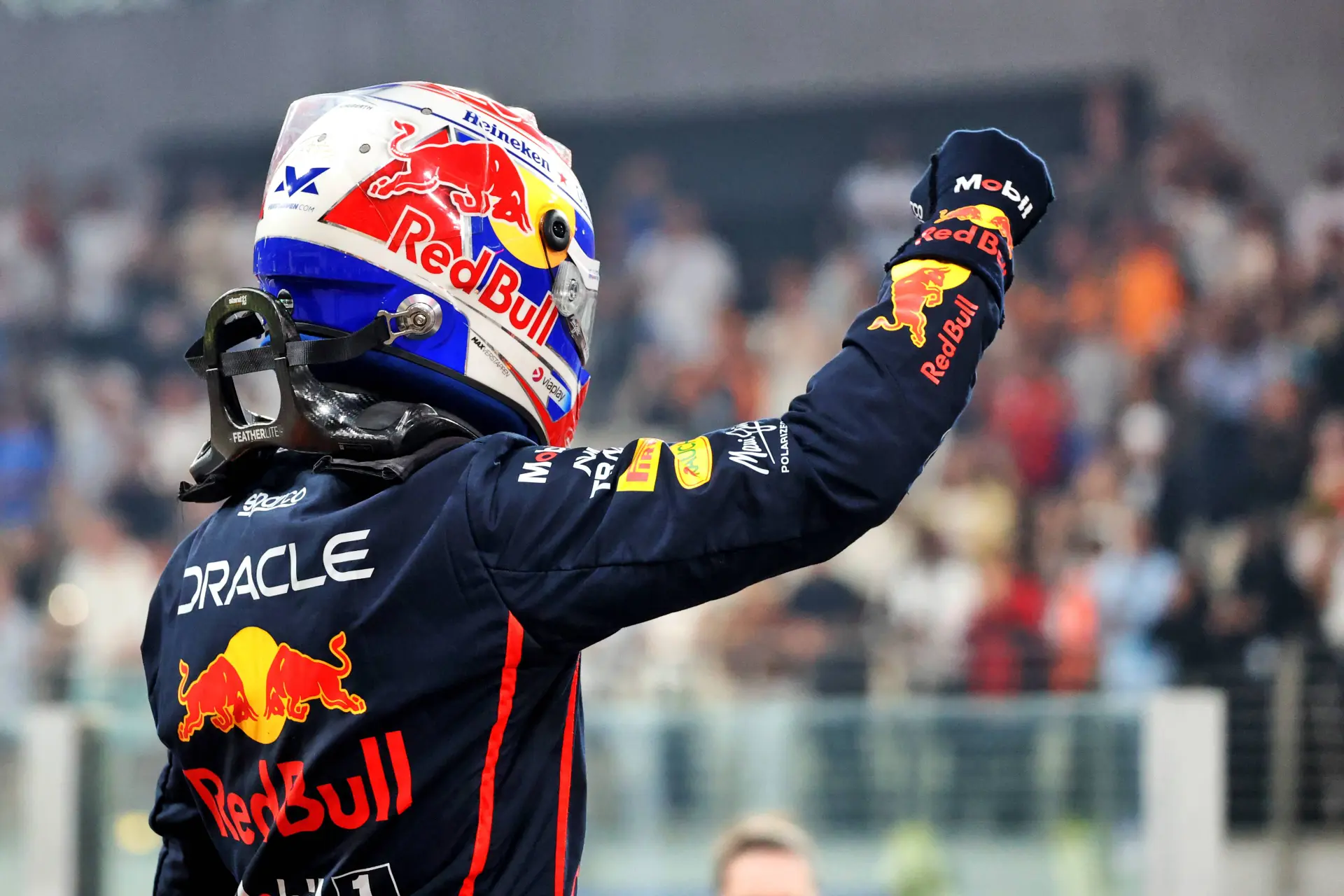 Verstappen puts RB22 through its paces, as Red Bull shares crisps shots