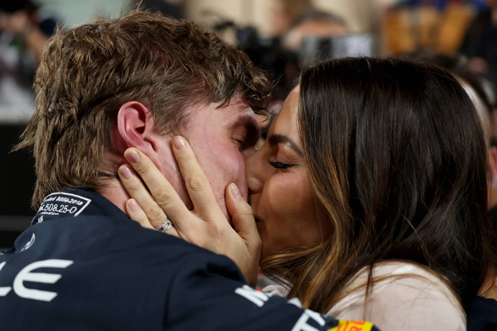 Penelope en Lily bij familie tijdens reis Max Verstappen en Kelly Piquet