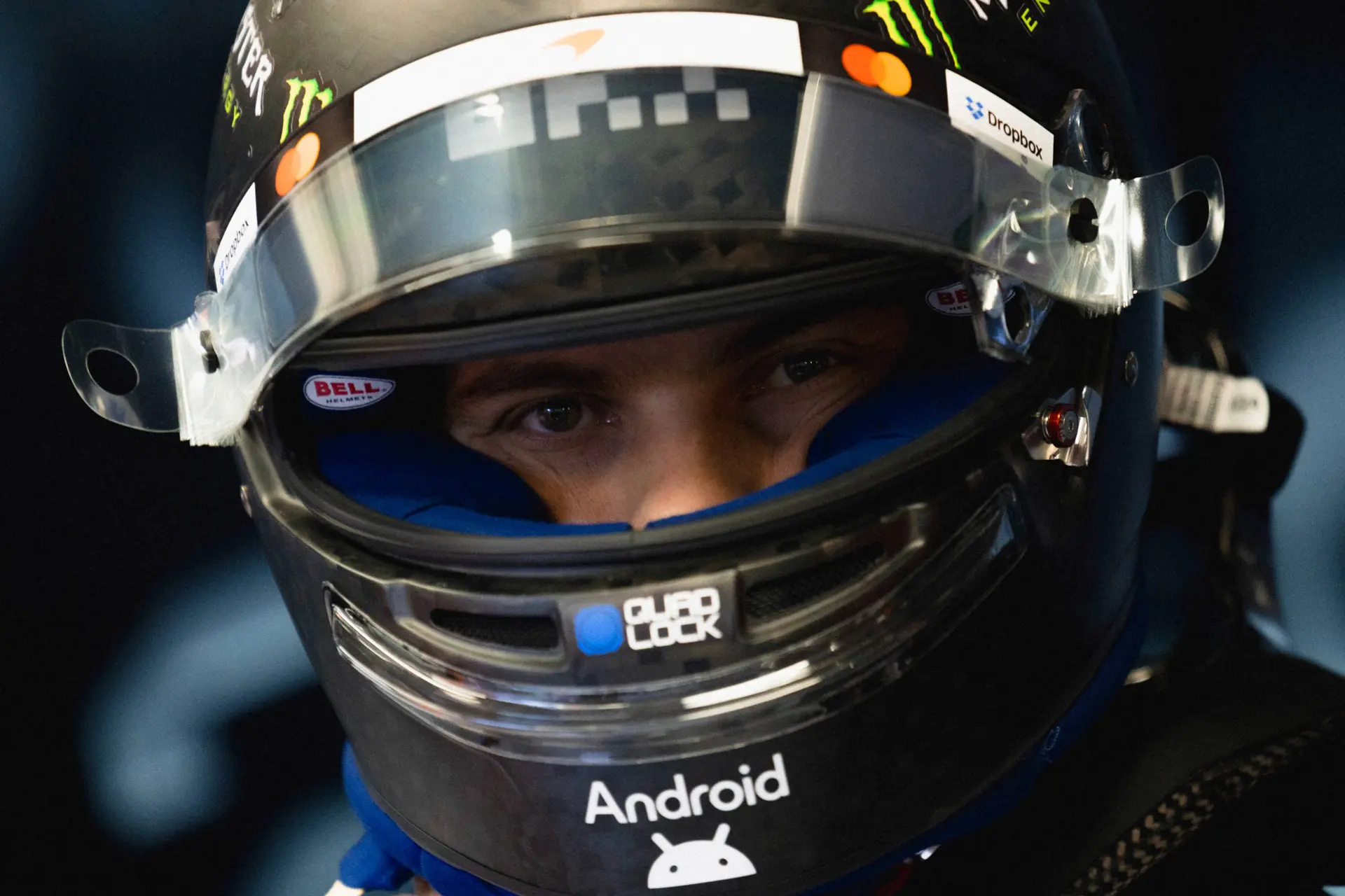 Piastri left behind after preseason testing gets cut short