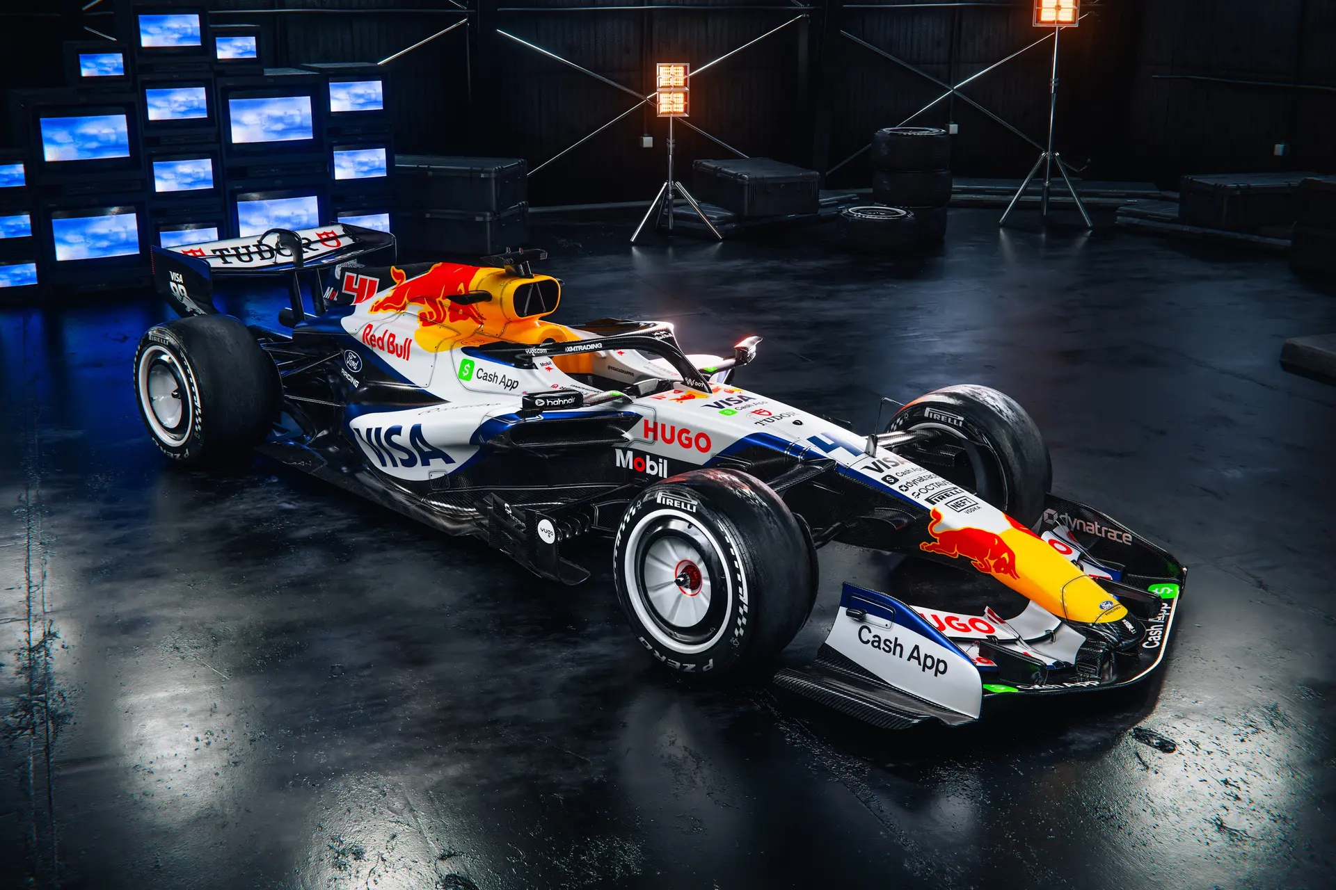 F1 LIVE: Racing Bulls rookie spins at Imola shakedown, Mercedes chief leaves