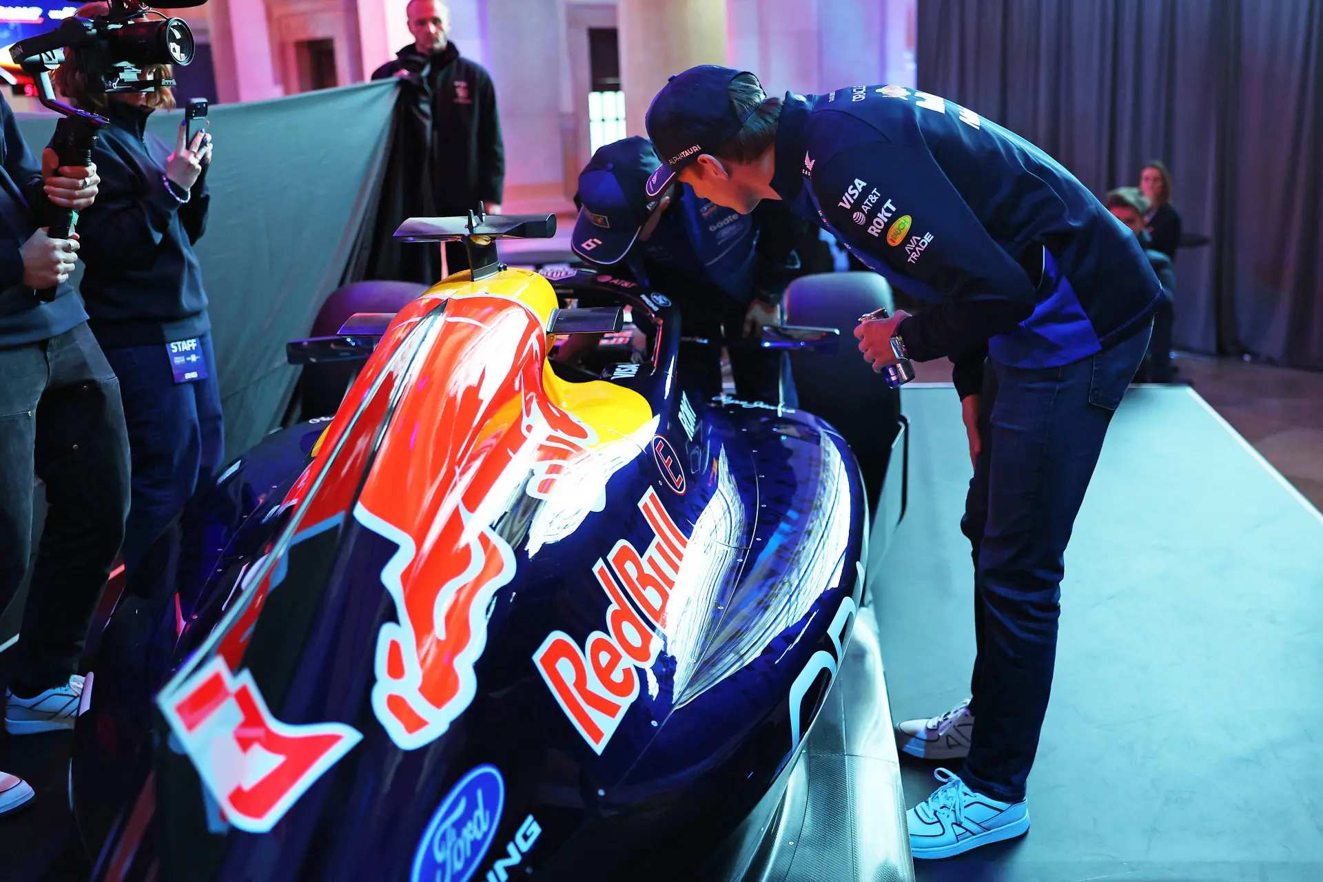 Opmerkelijk: Verstappens nummer 1 nog op de auto van Red Bull