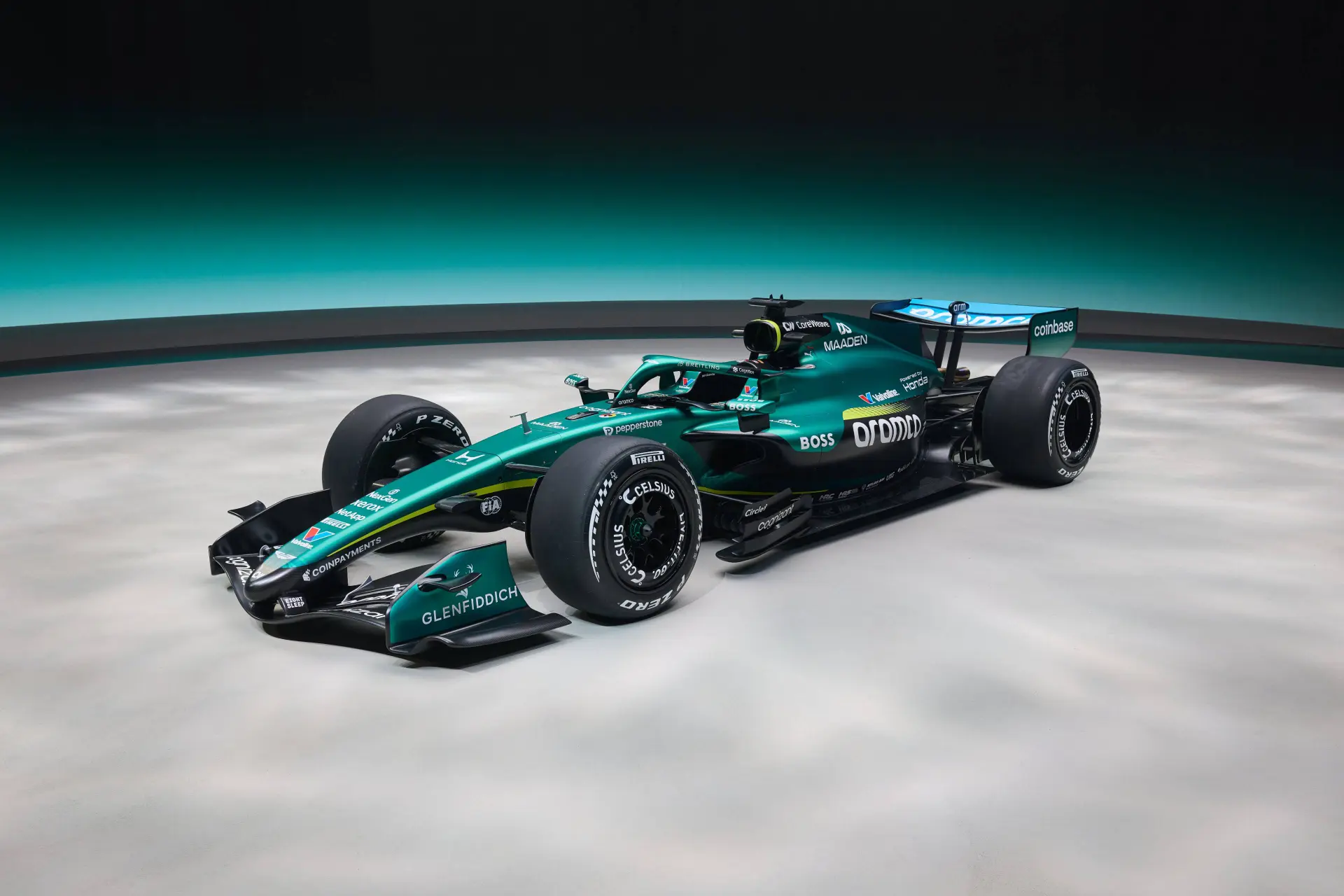 Aston Martin onthult eerste auto met Newey aan het roer (de foto's)