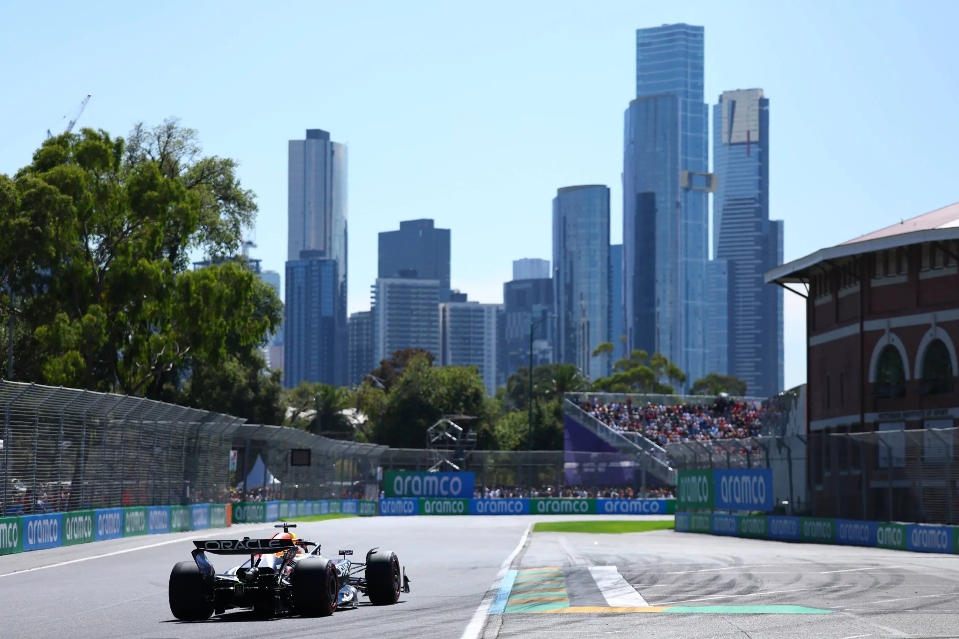 F1 LIVE | Verstappen kan fans nog niet geruststellen