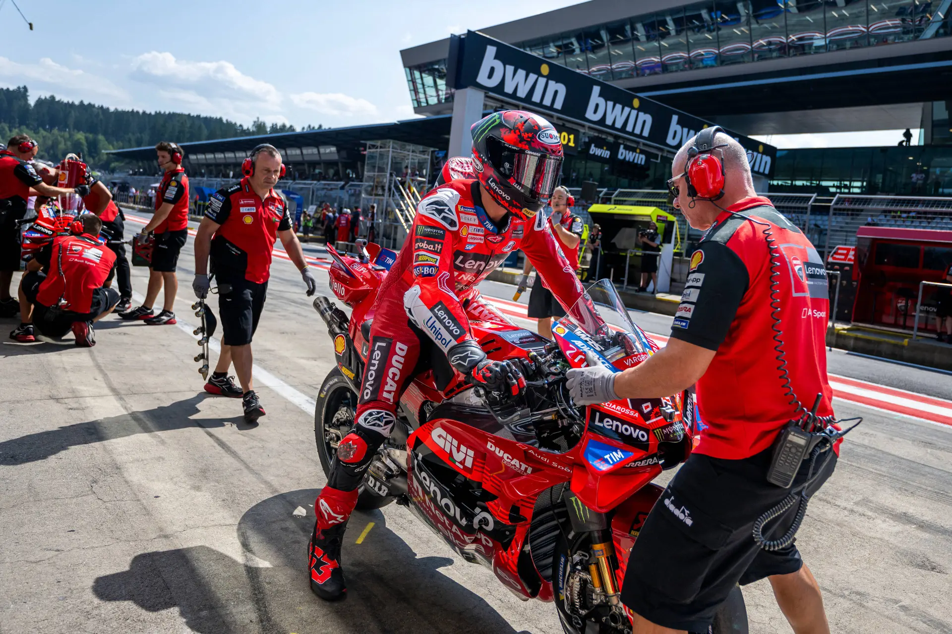 Bagnaia reveals the common trait Rossi and Marquez both share