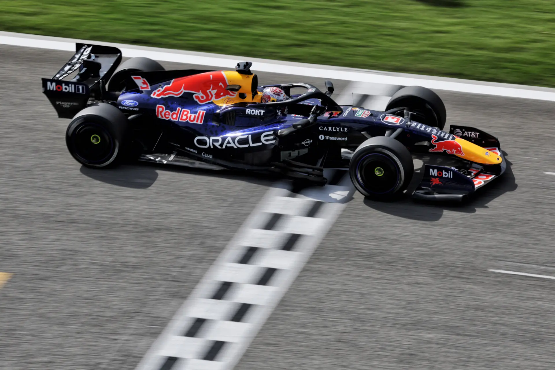 F1 LIVE | Second day of winter testing in Bahrain - all the action from Day 2